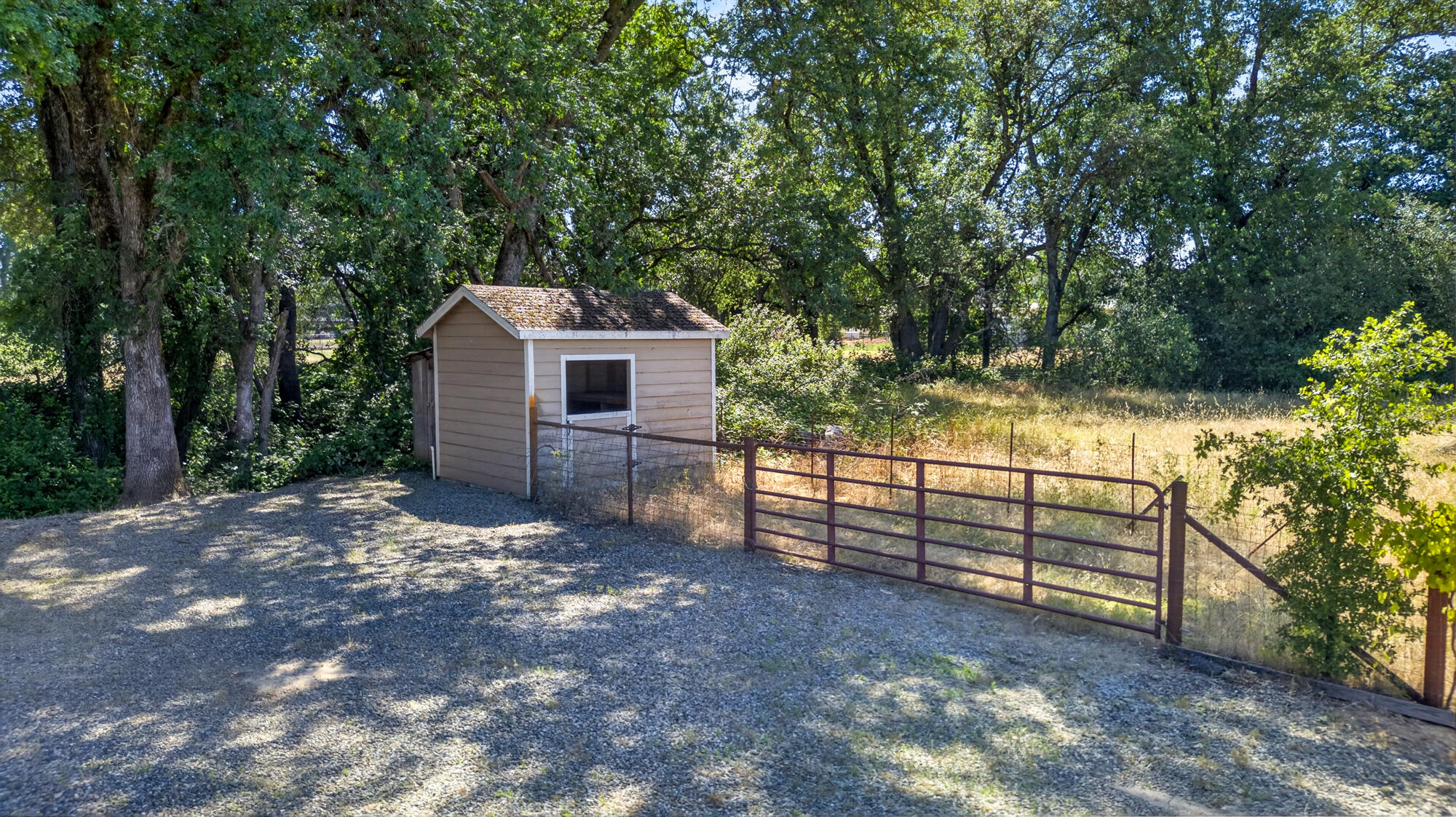 main property photo 39