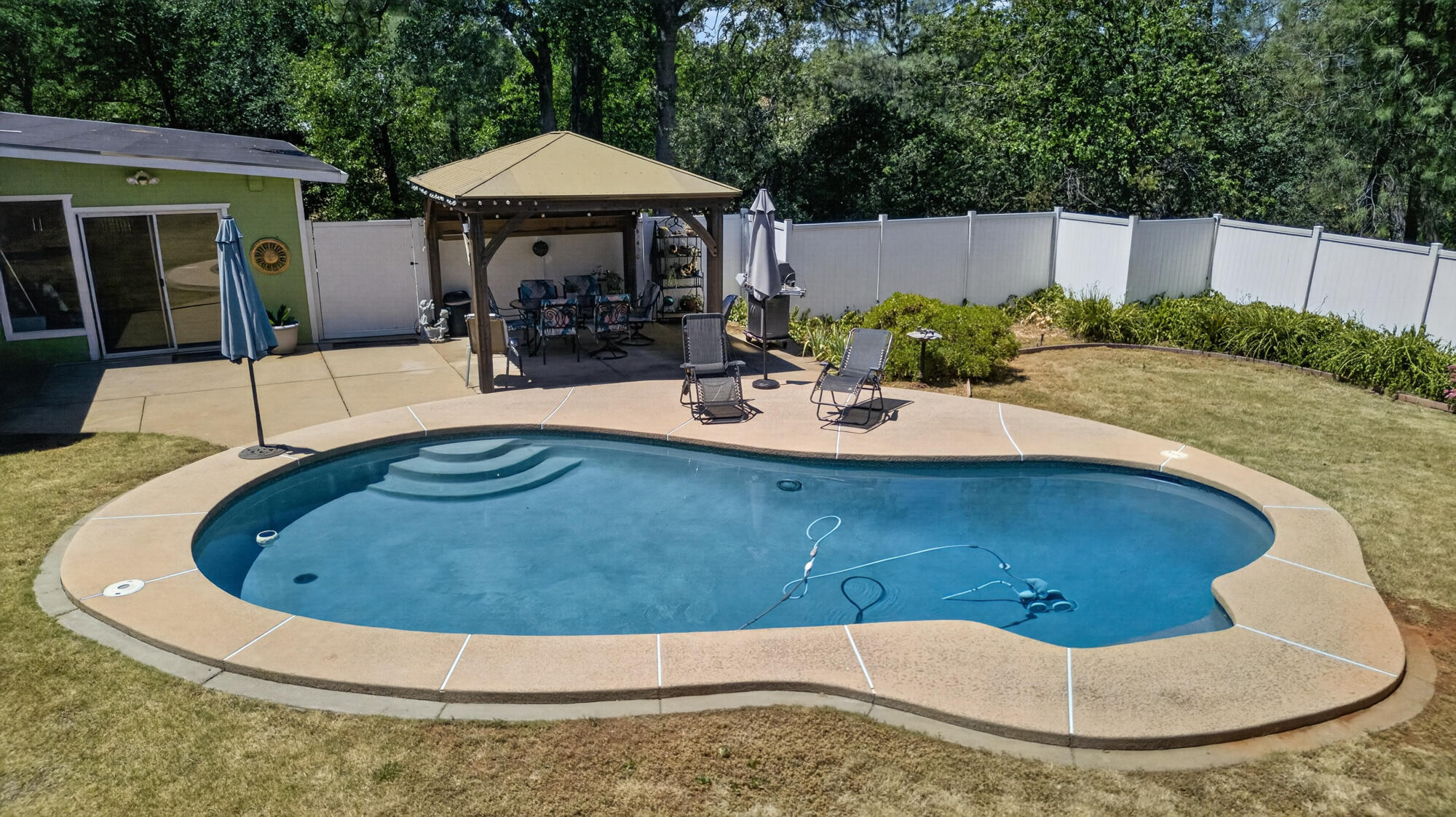 main property photo 42