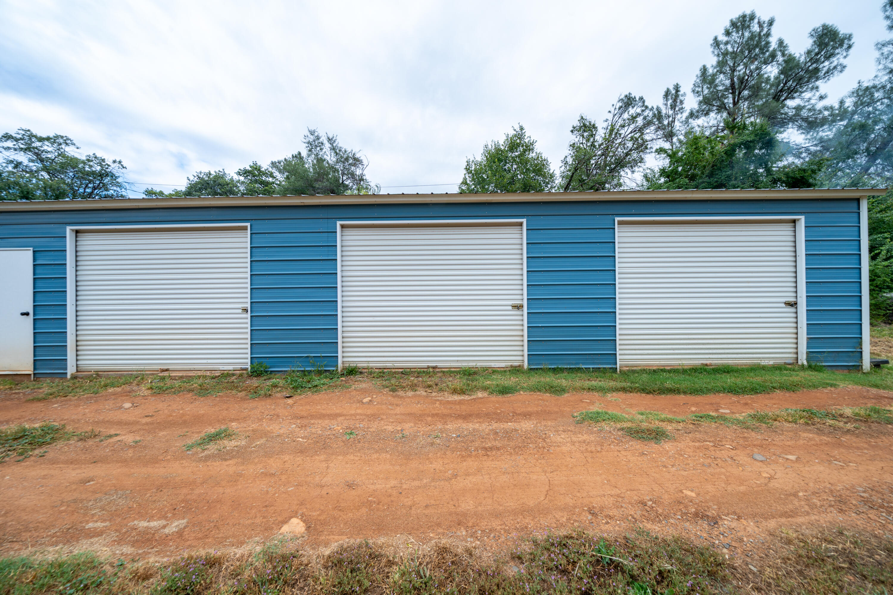main property photo 78