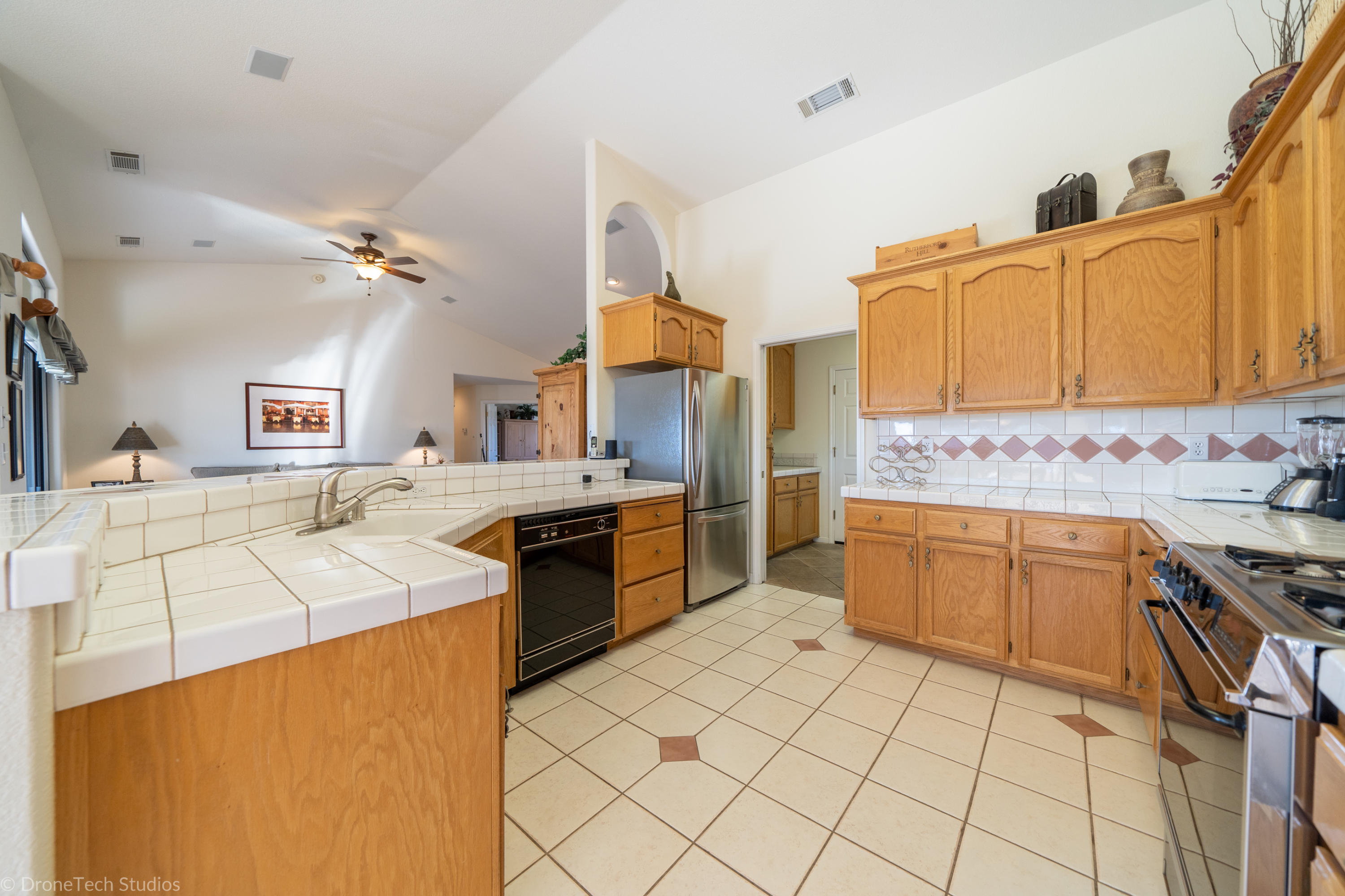 main property photo 13