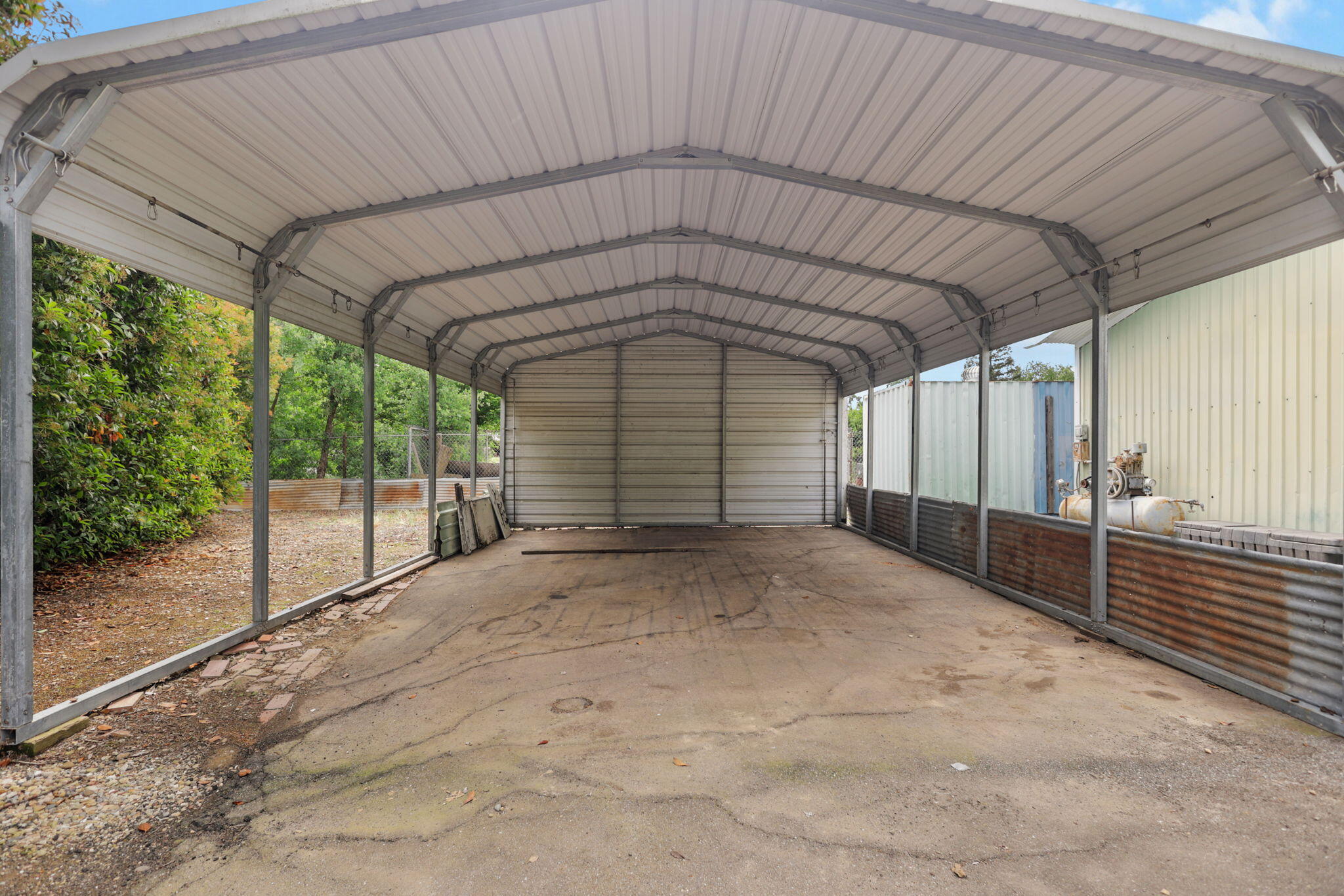 main property photo 32