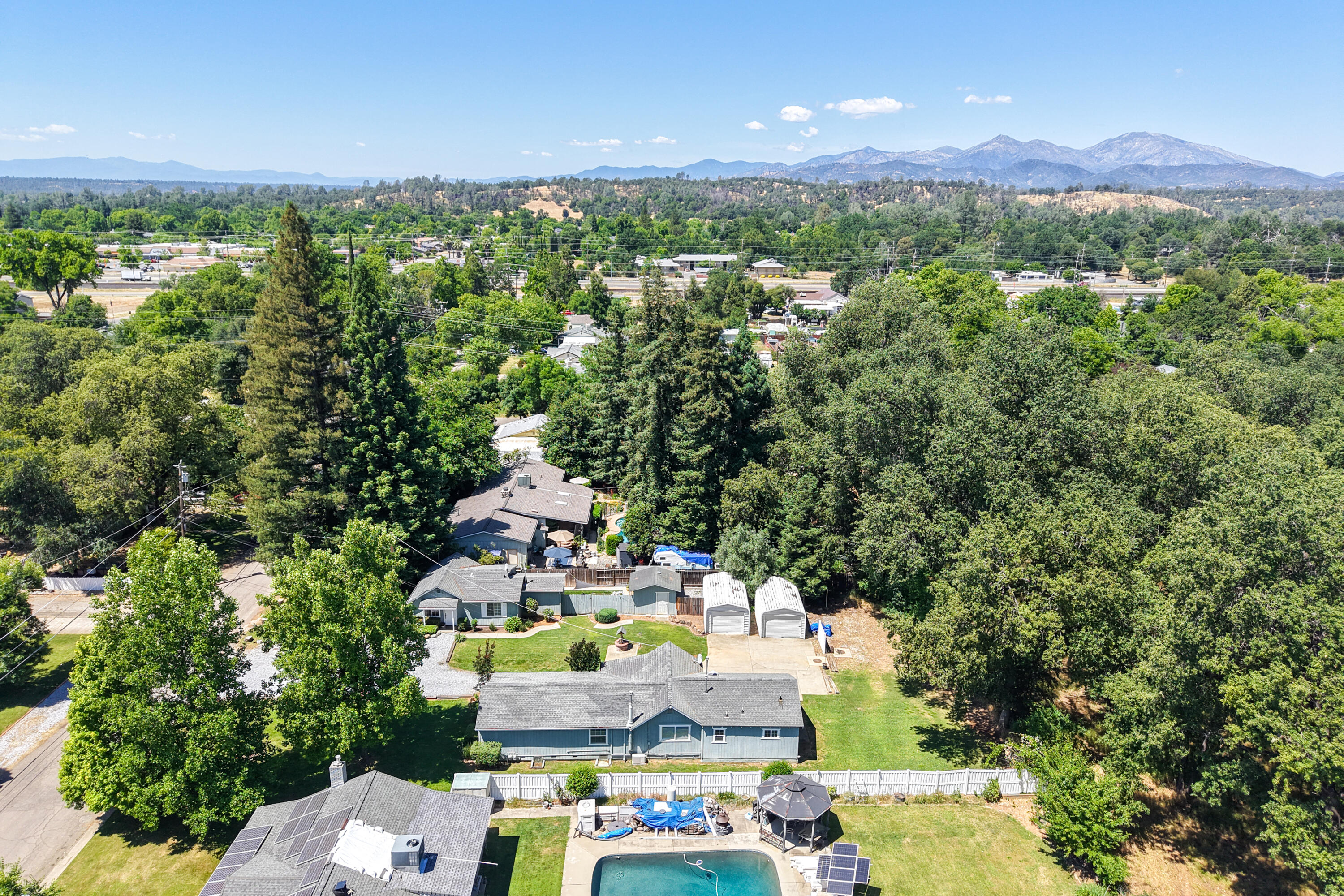 main property photo 74