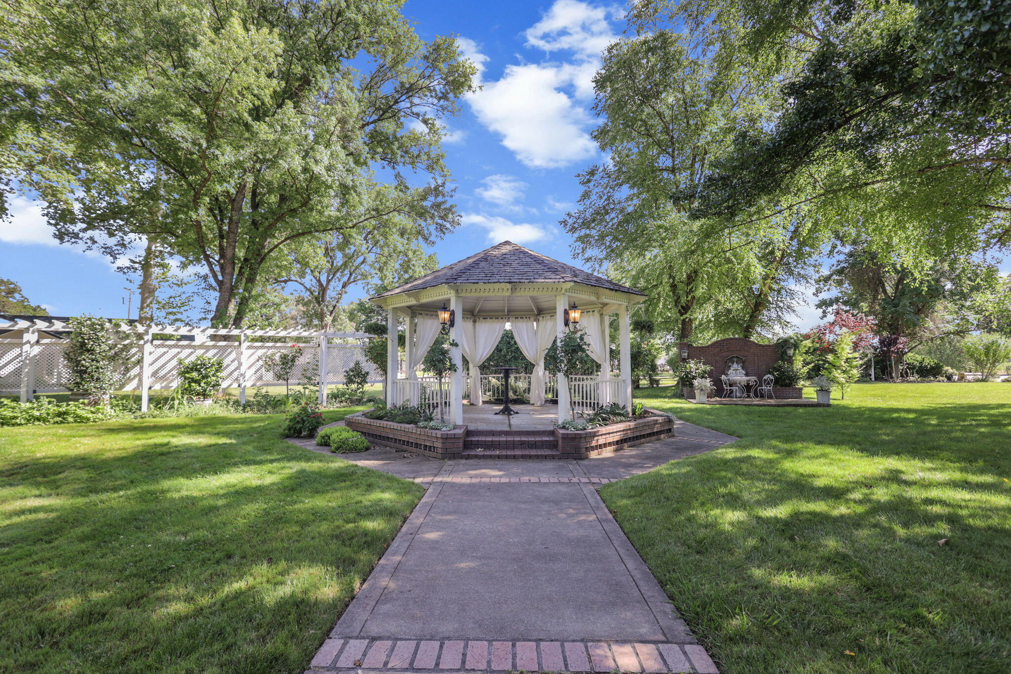main property photo 124