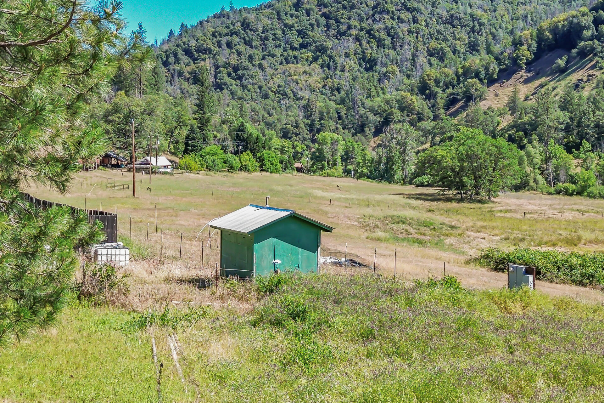 main property photo 31