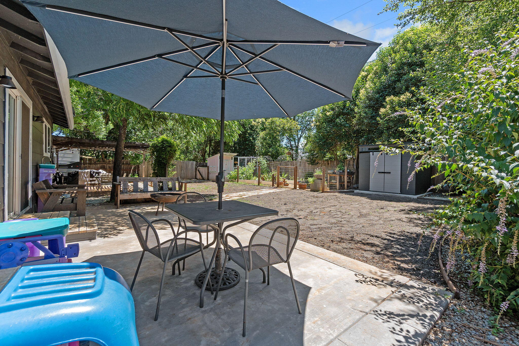 main property photo 23