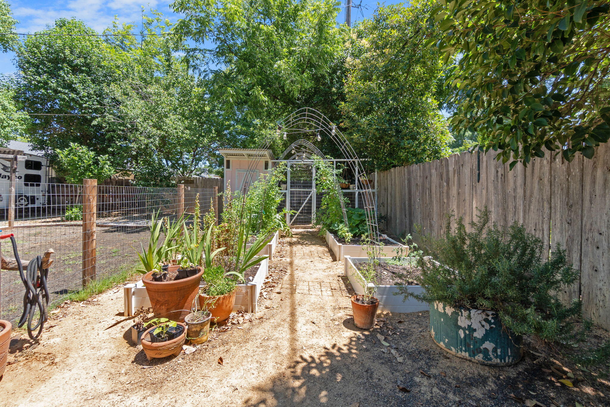 main property photo 28