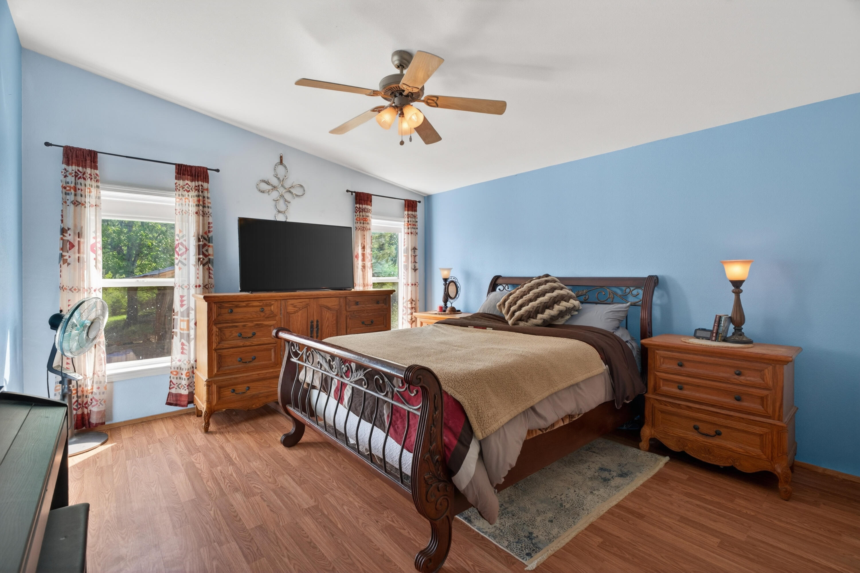 main property photo 15