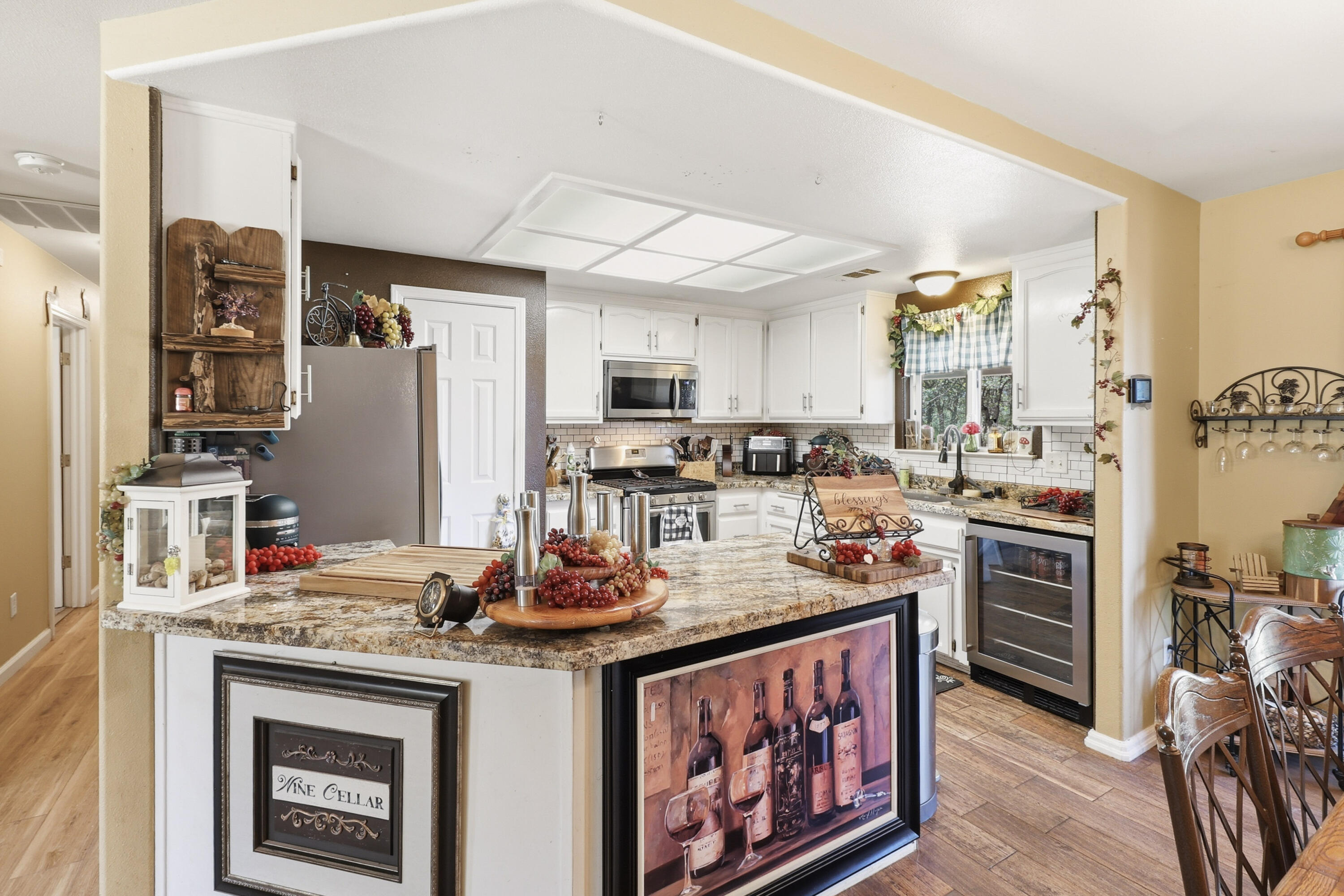 main property photo 11