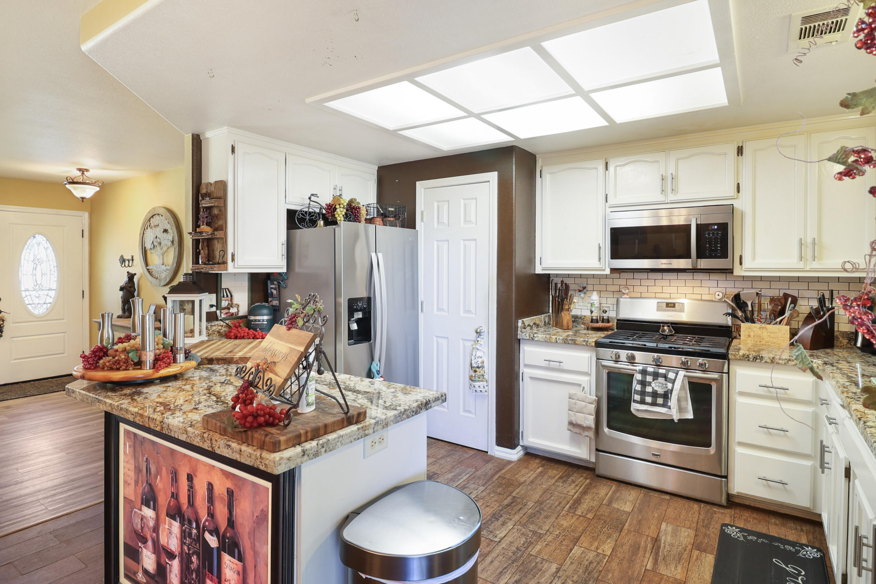 main property photo 8