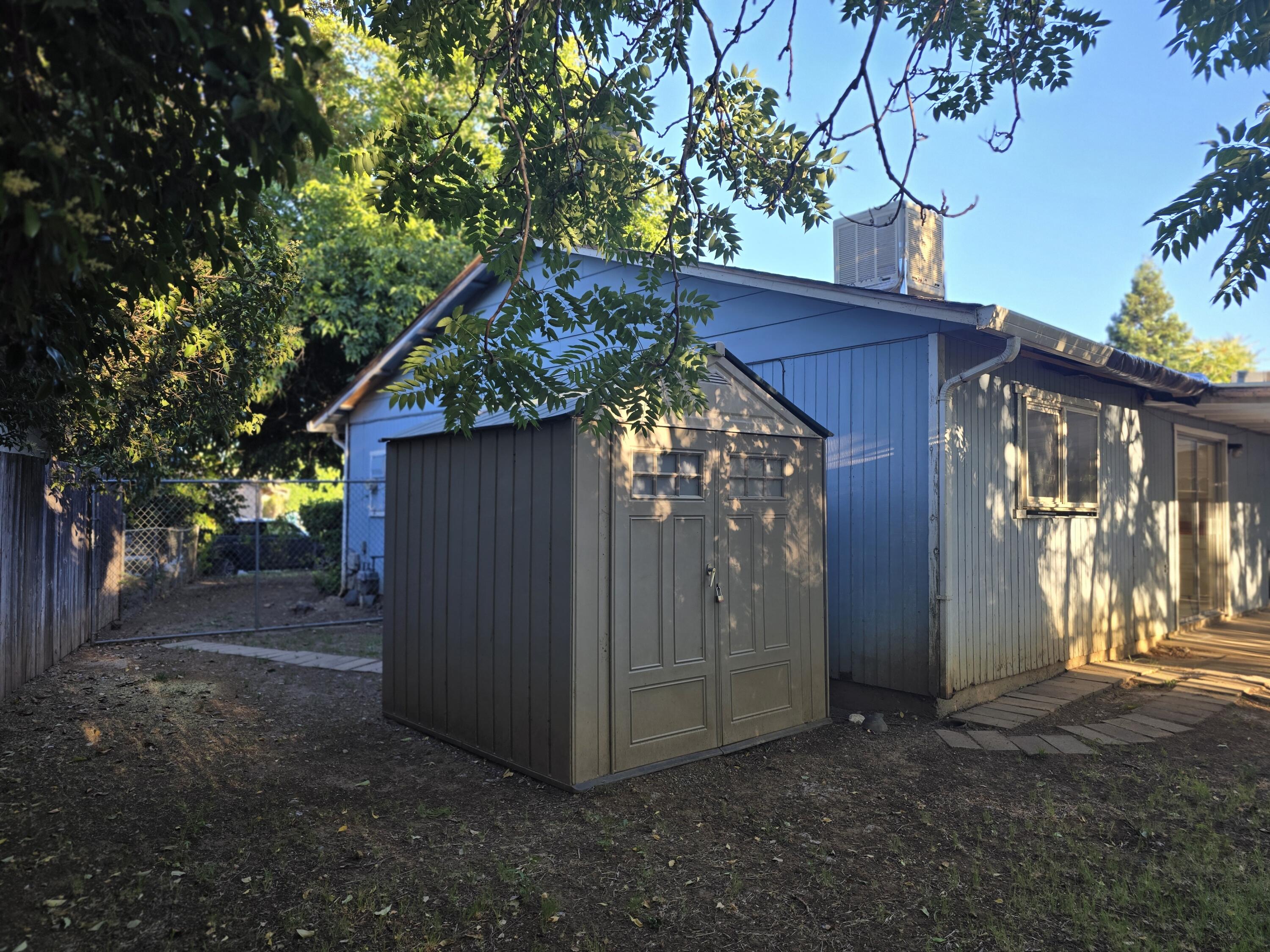 main property photo 17