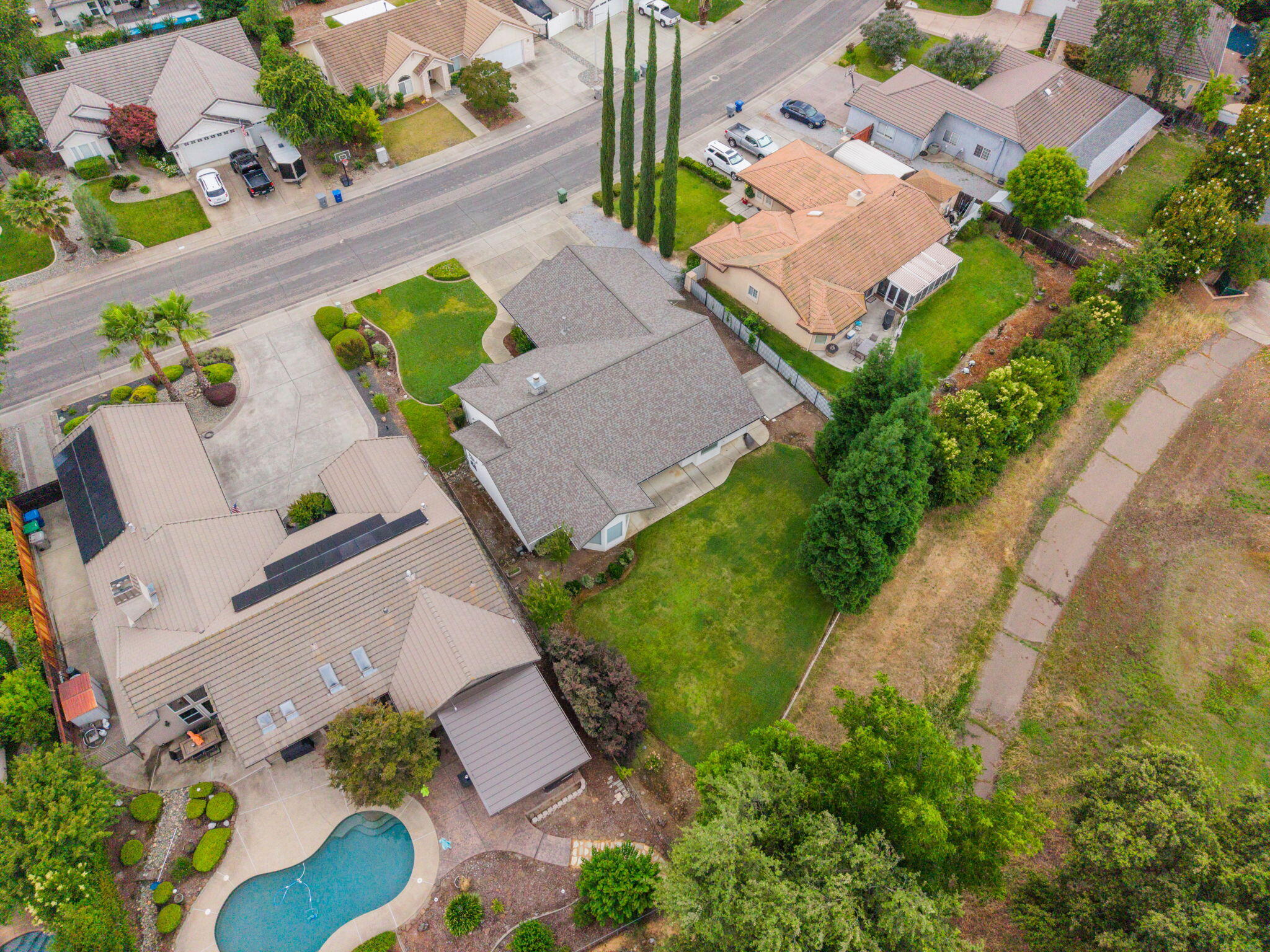 main property photo 45