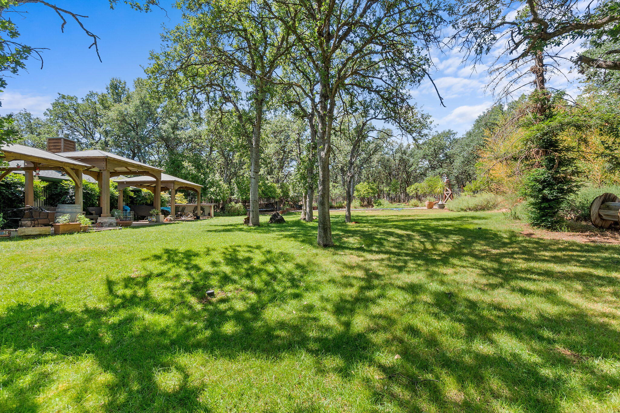 main property photo 50