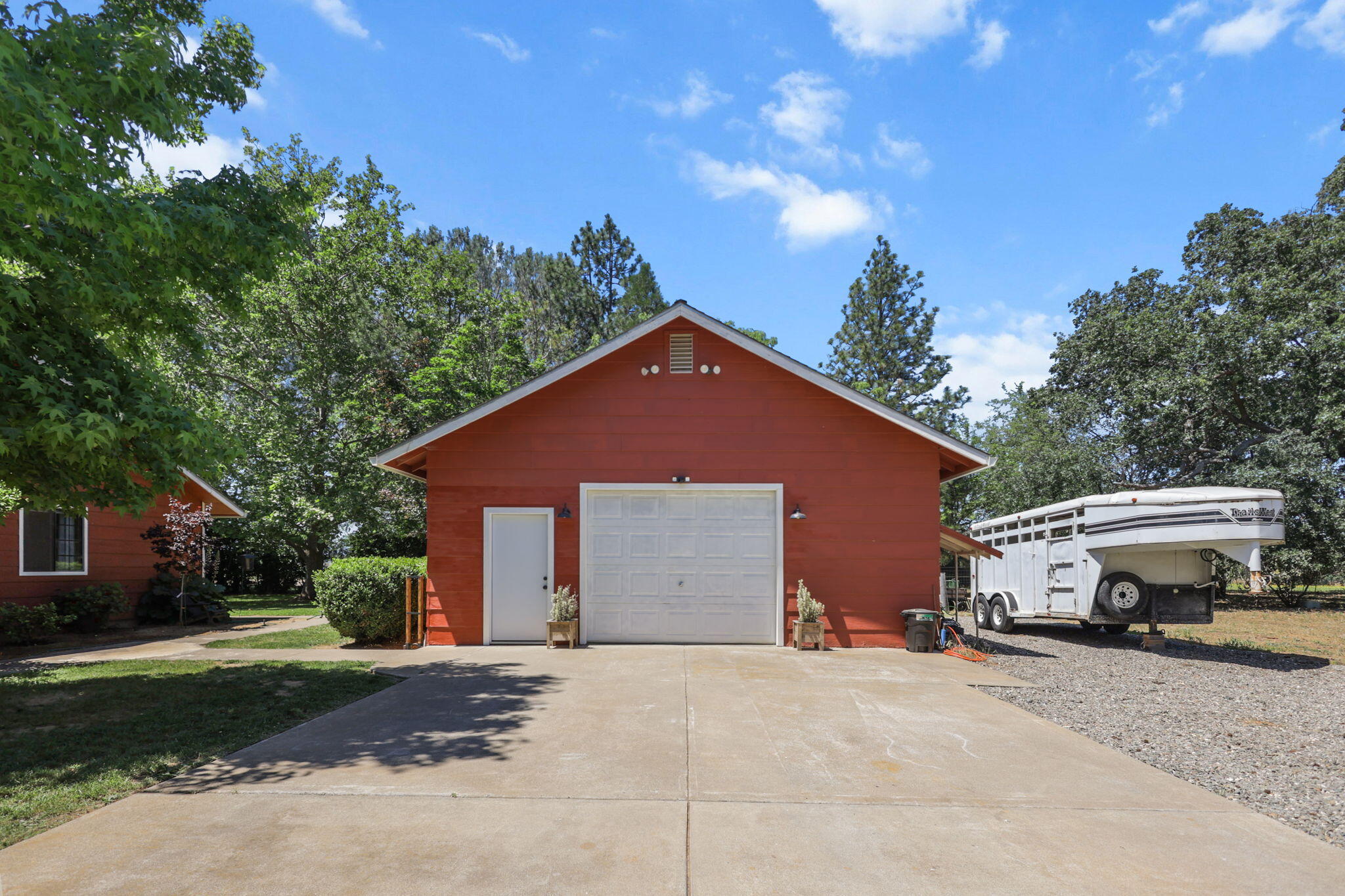 main property photo 76