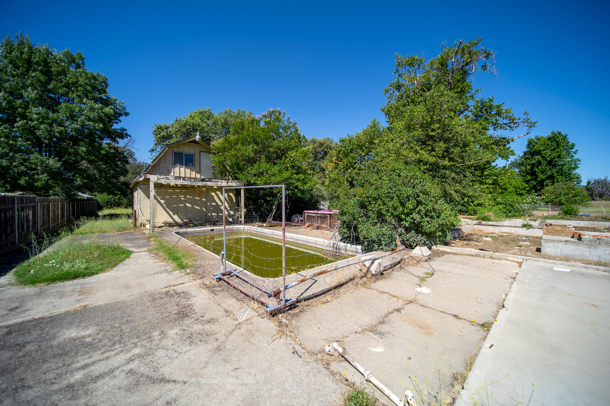 main property photo 11