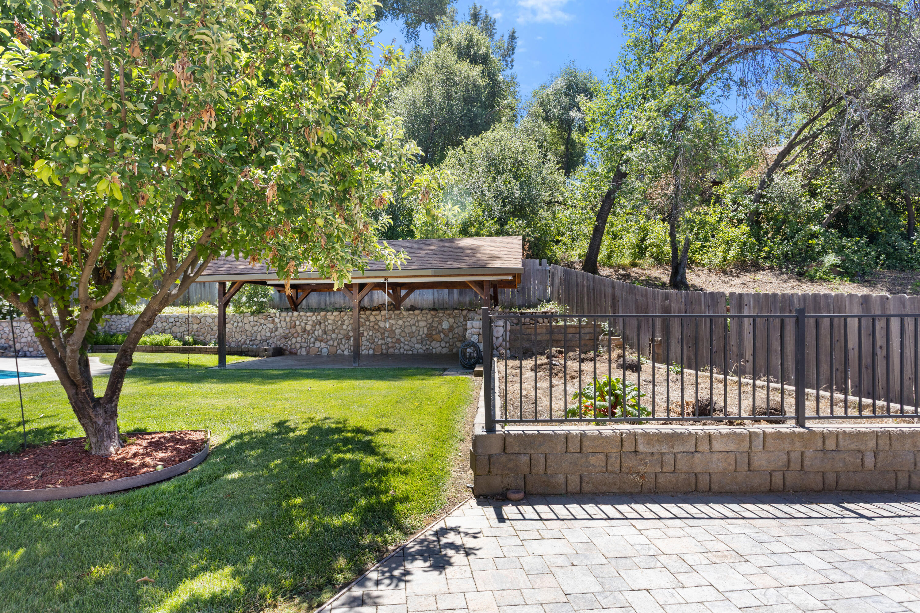 main property photo 7
