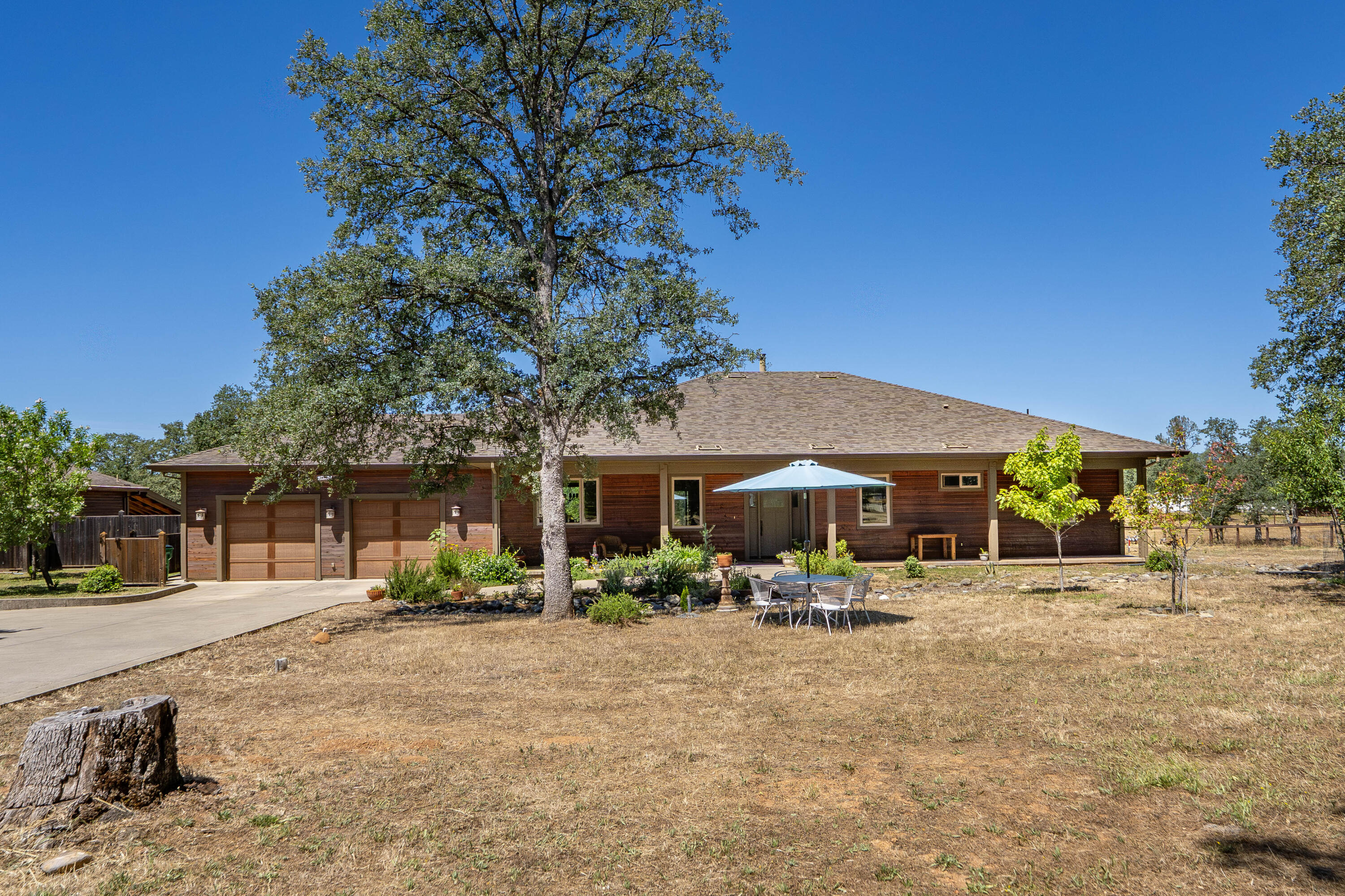 main property photo 123