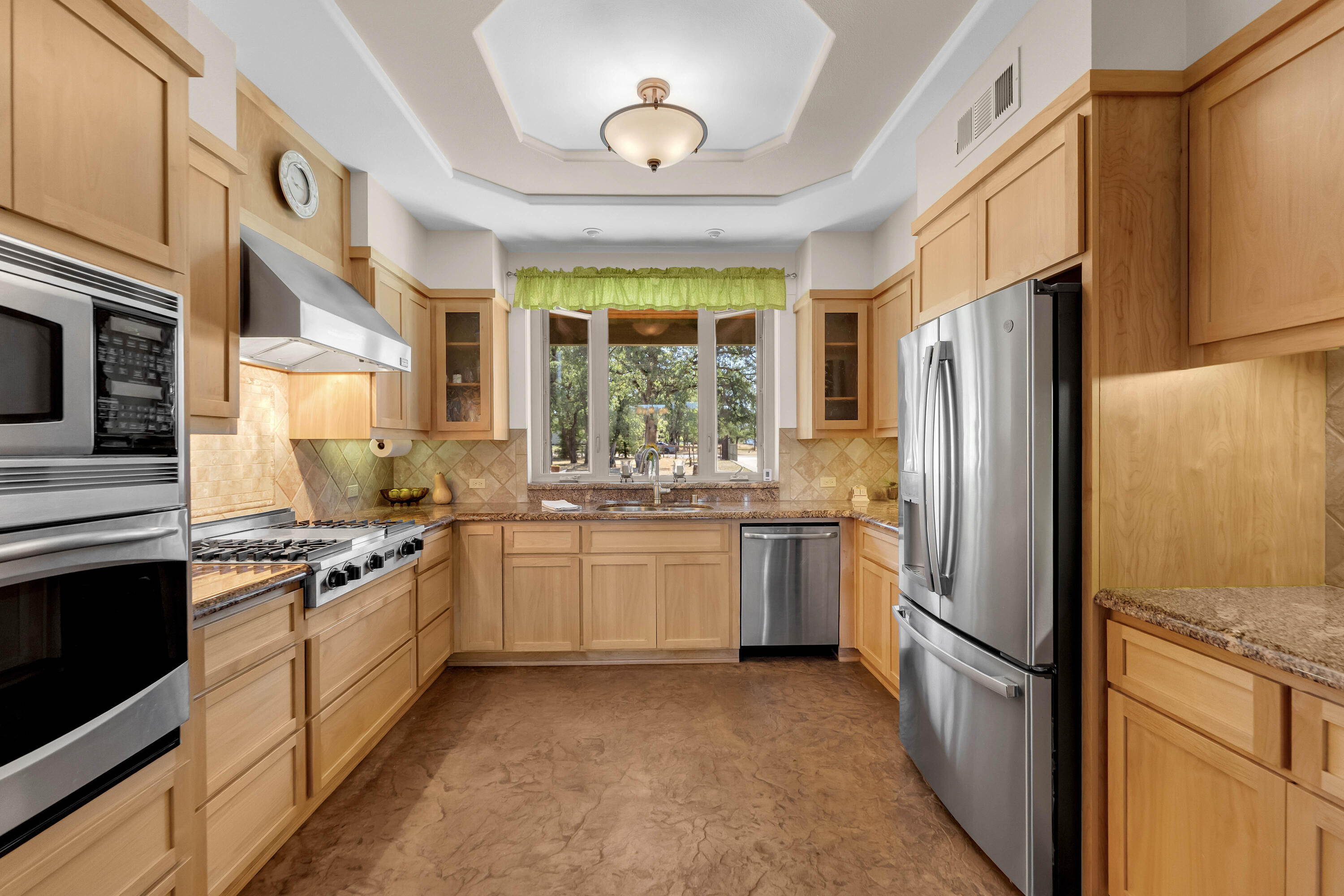 main property photo 15