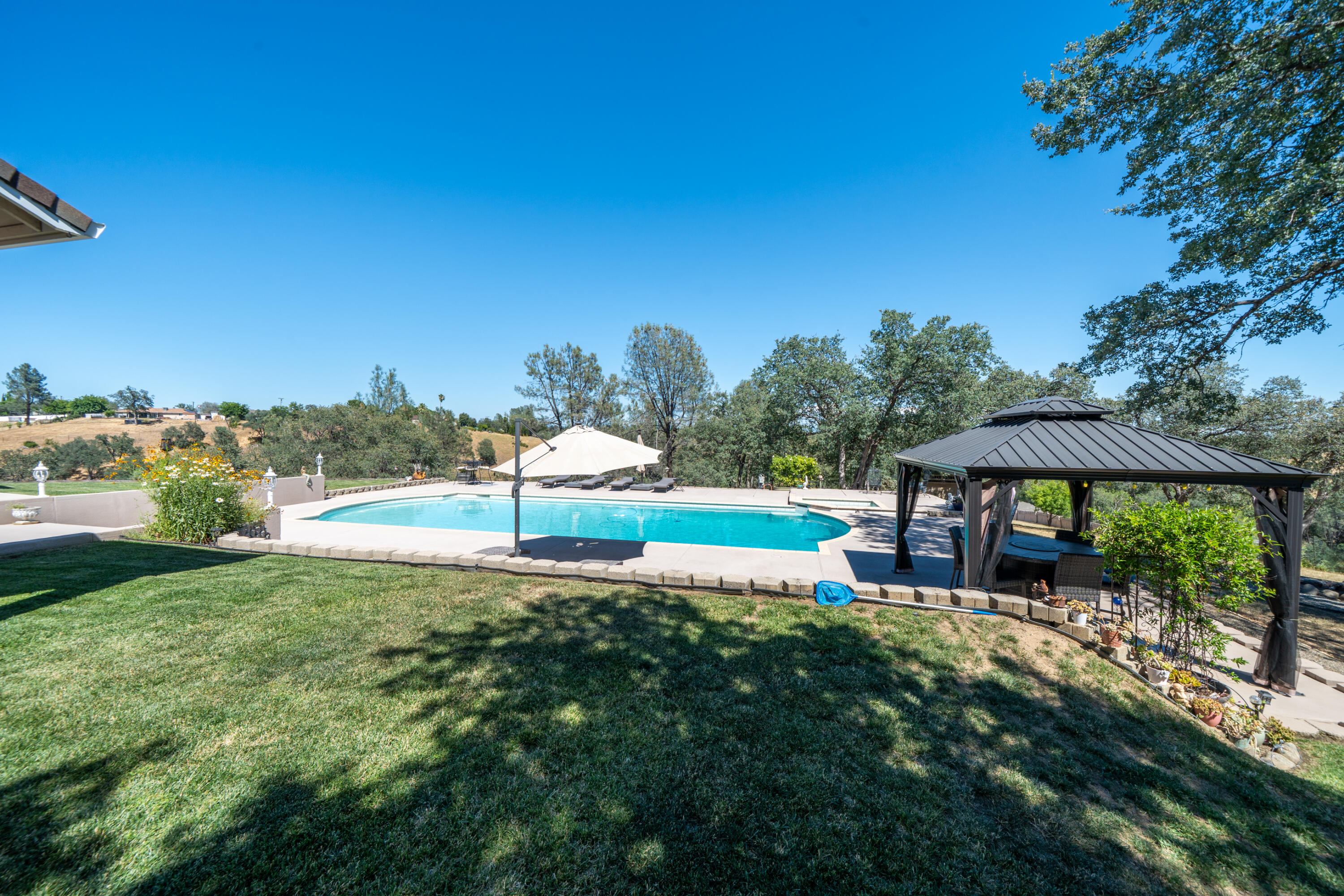 main property photo 65