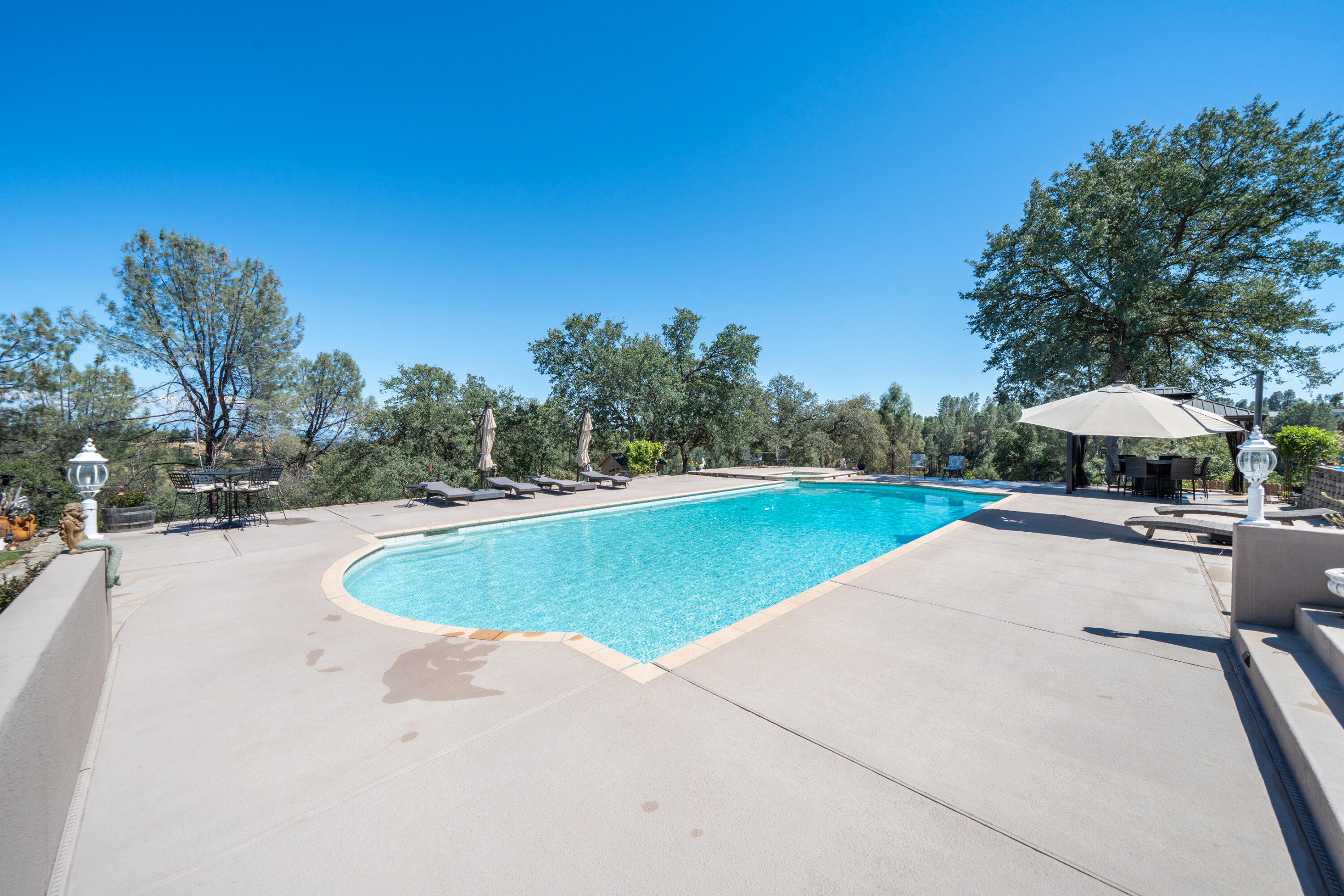 main property photo 68