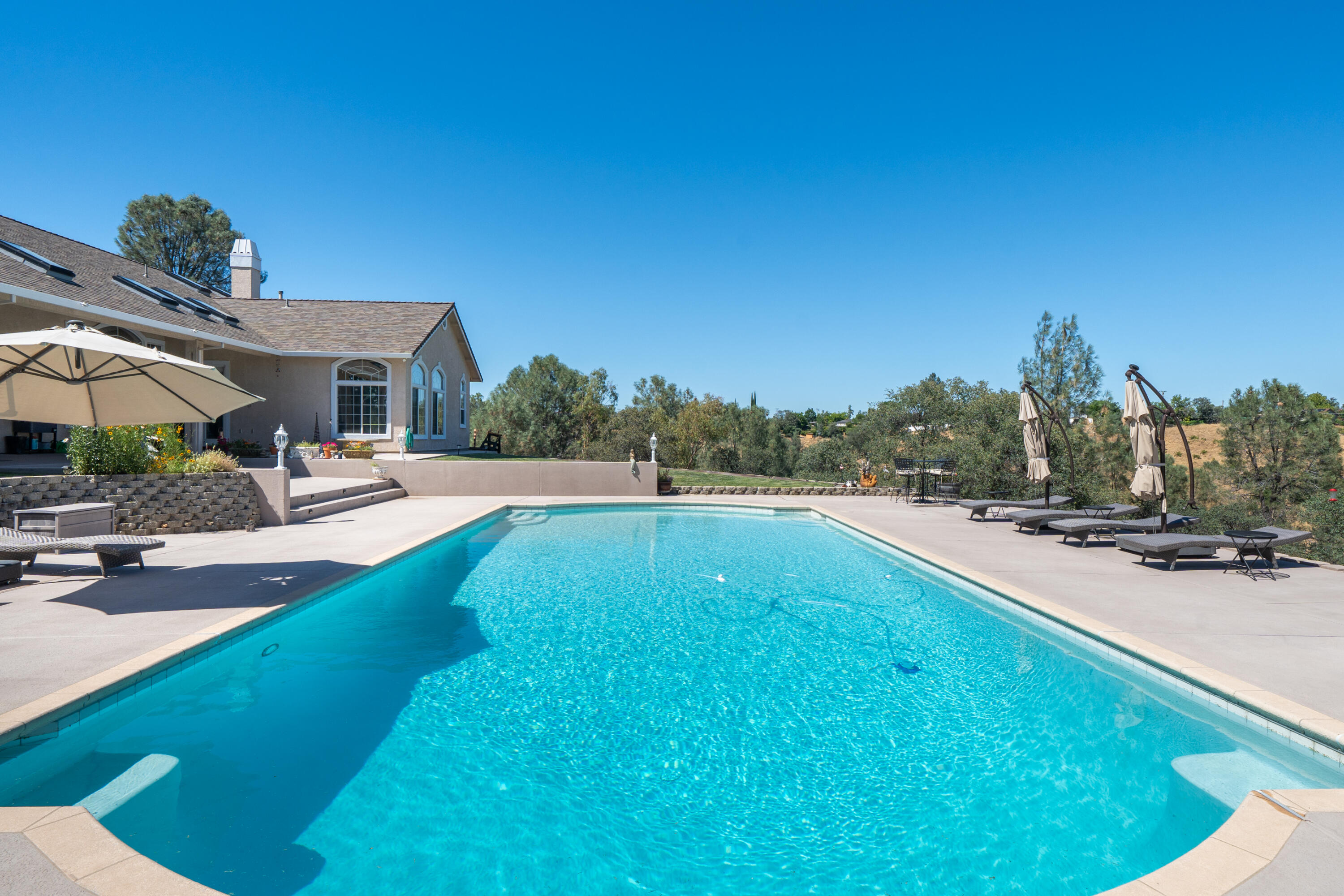 main property photo 74