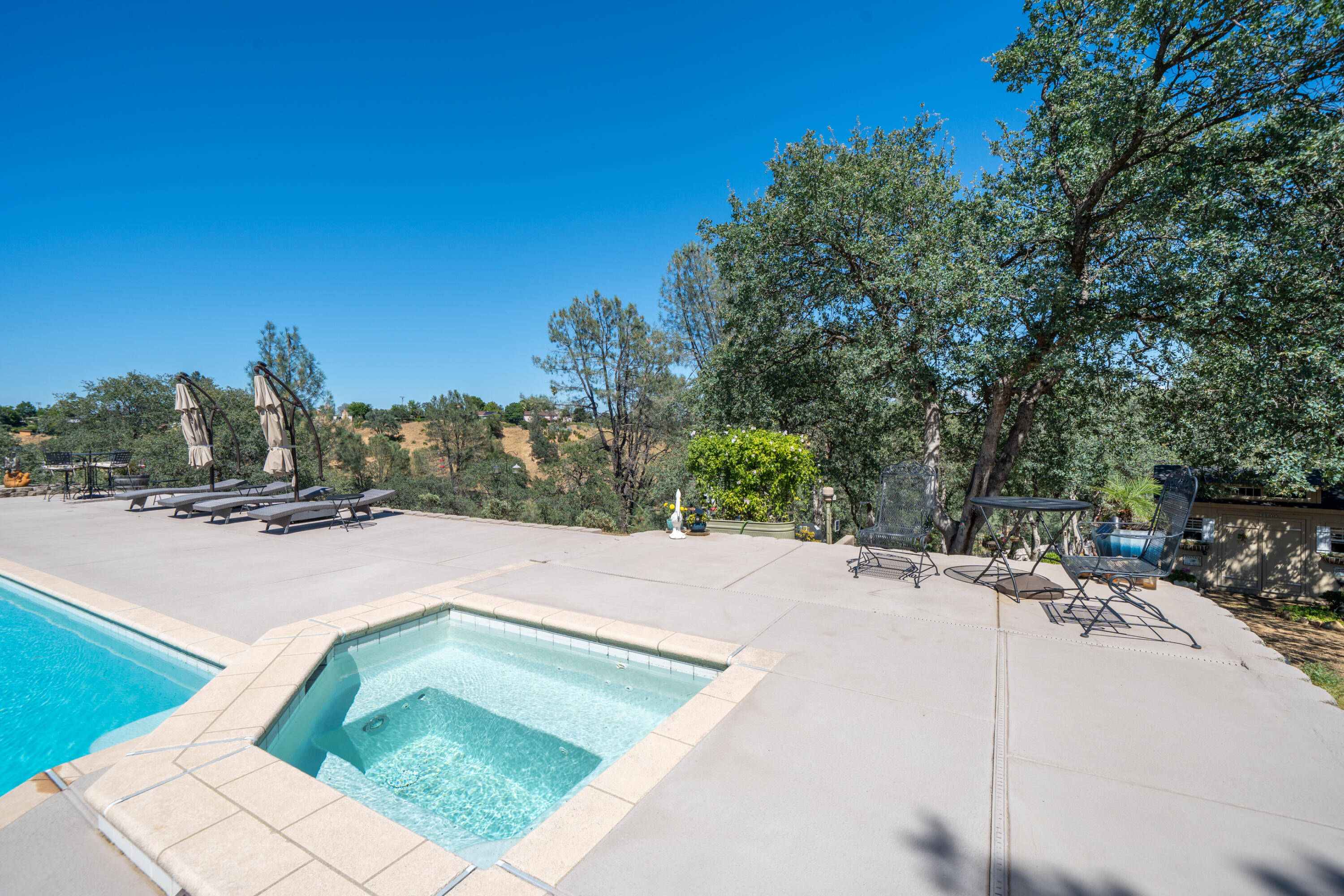 main property photo 75