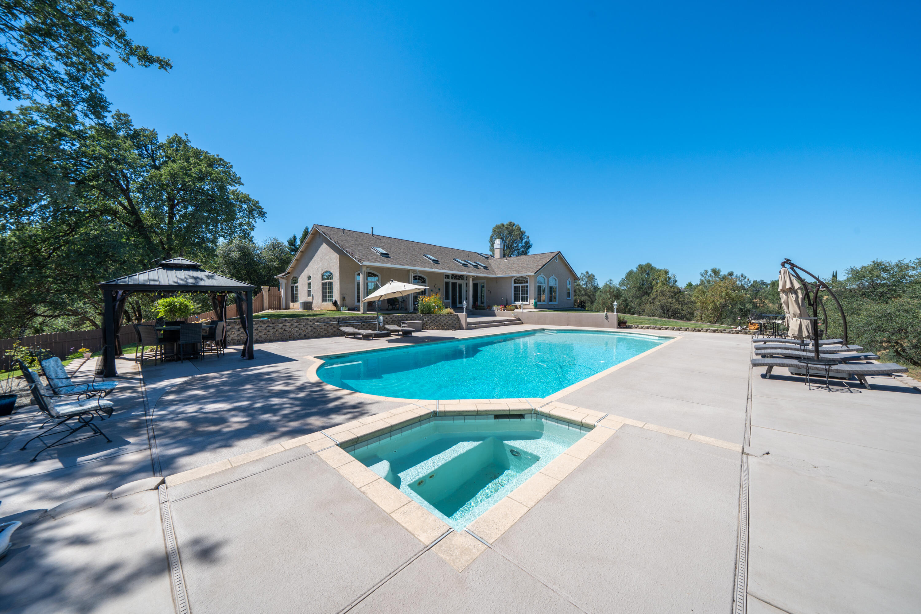 main property photo 76