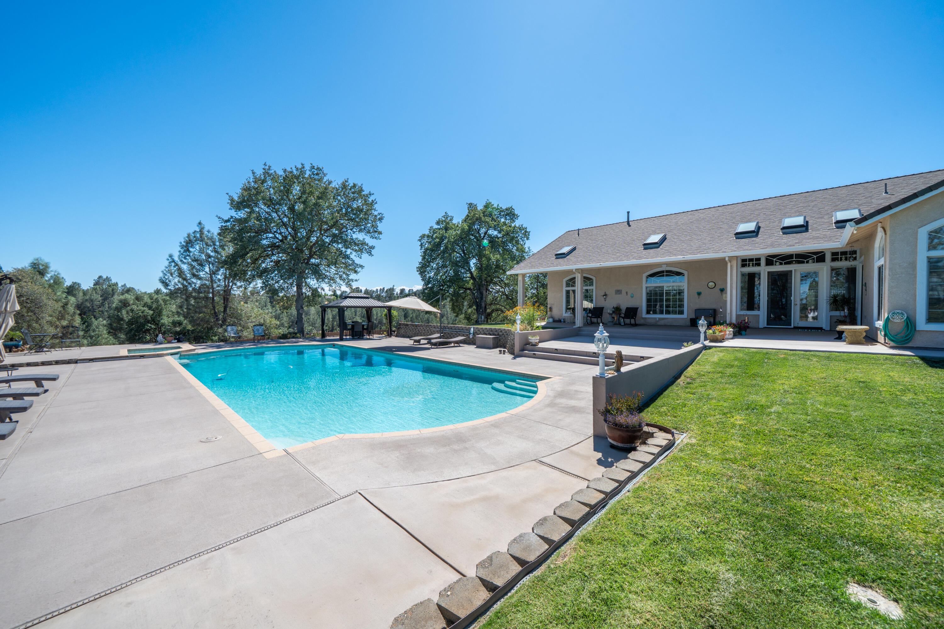 main property photo 80