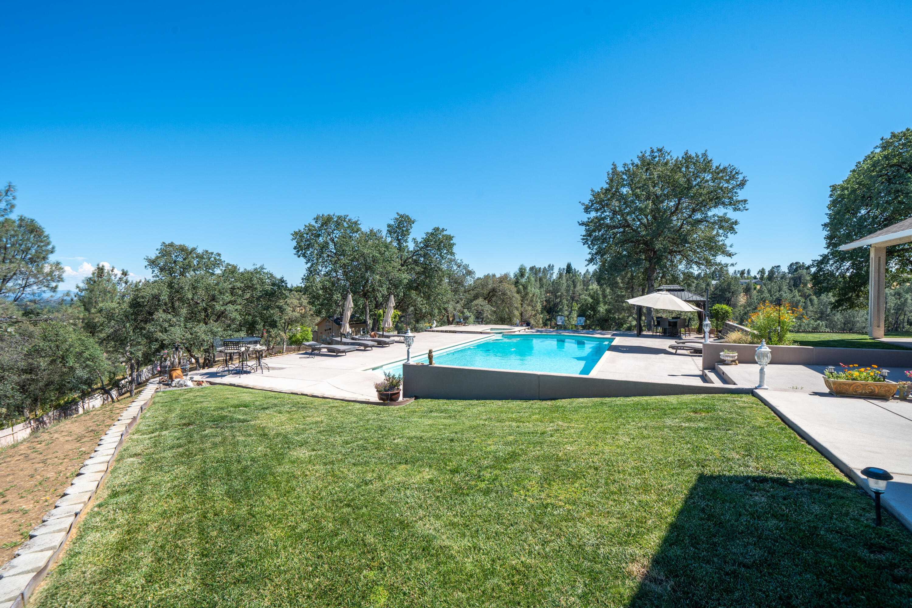 main property photo 86