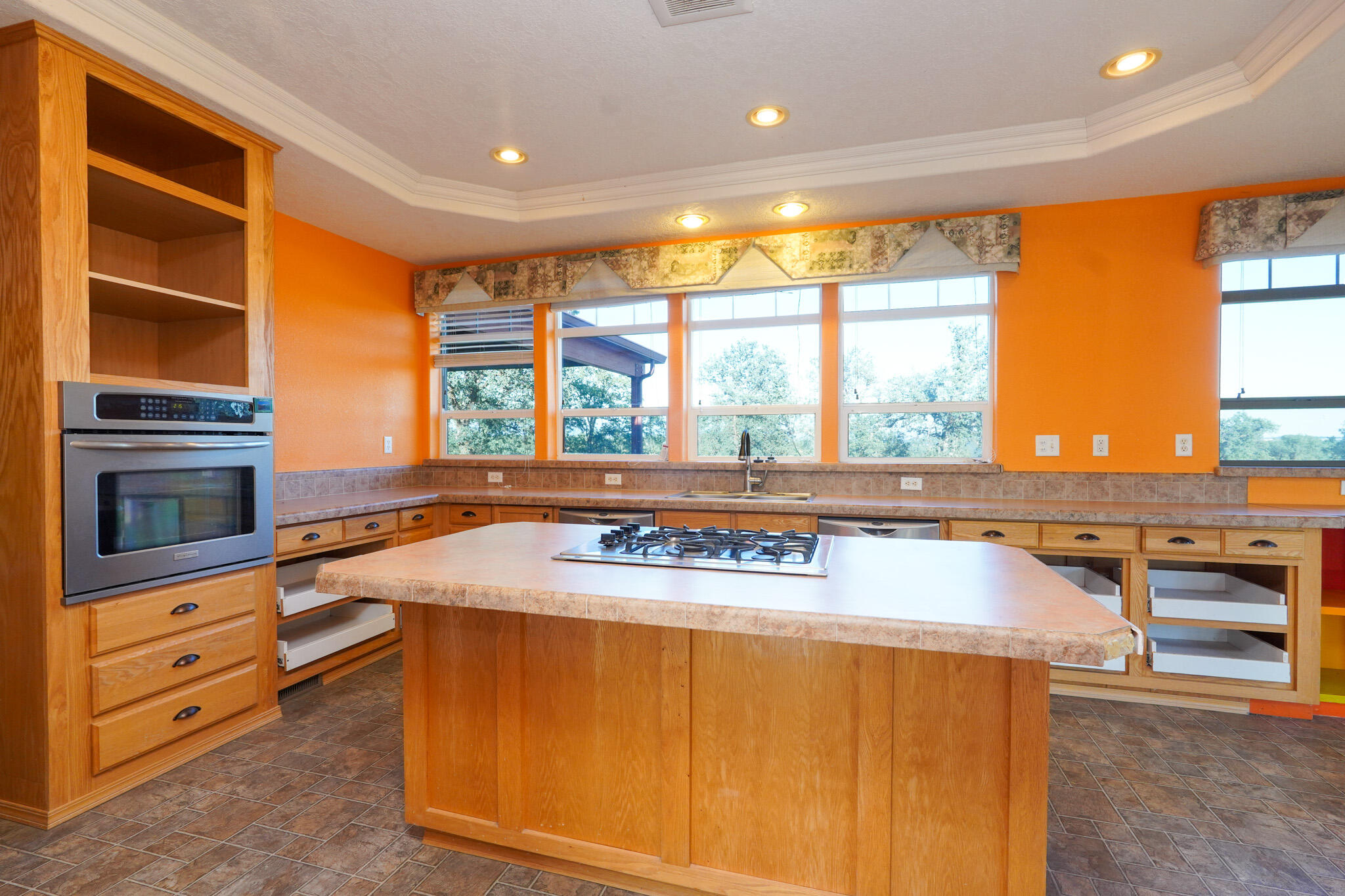 main property photo 44
