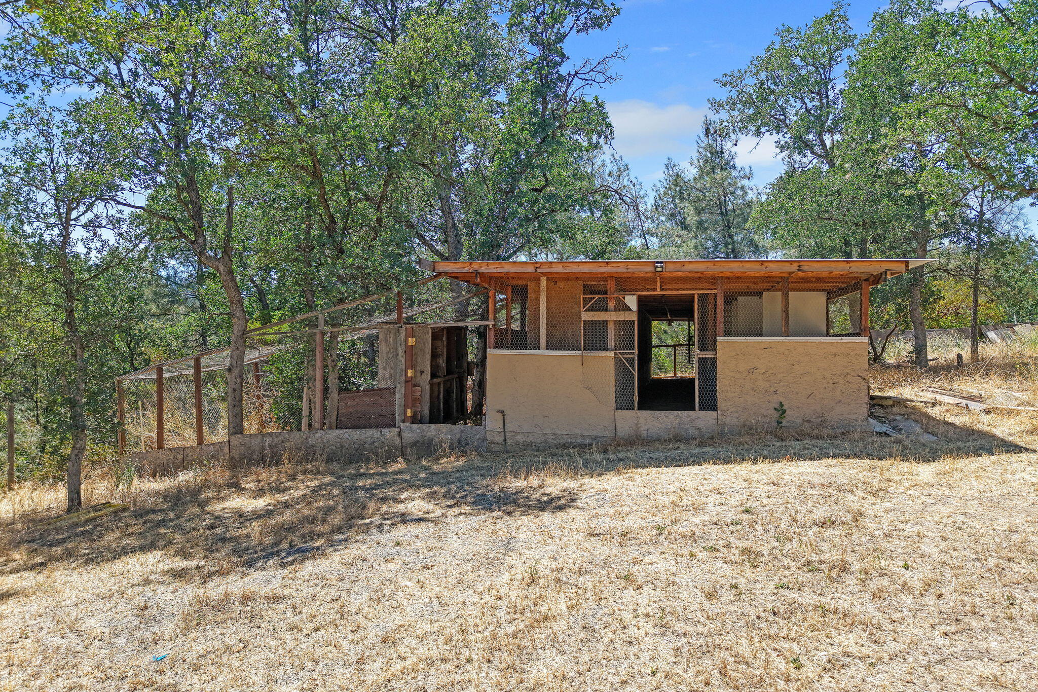main property photo 27