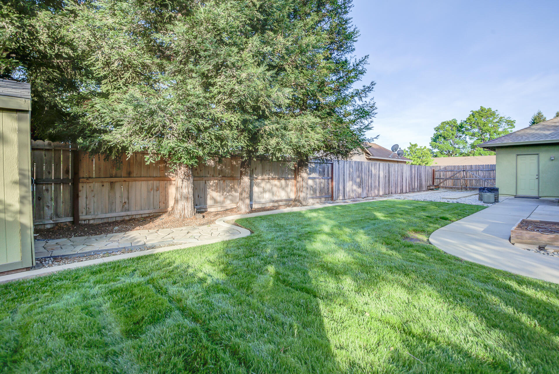 main property photo 46