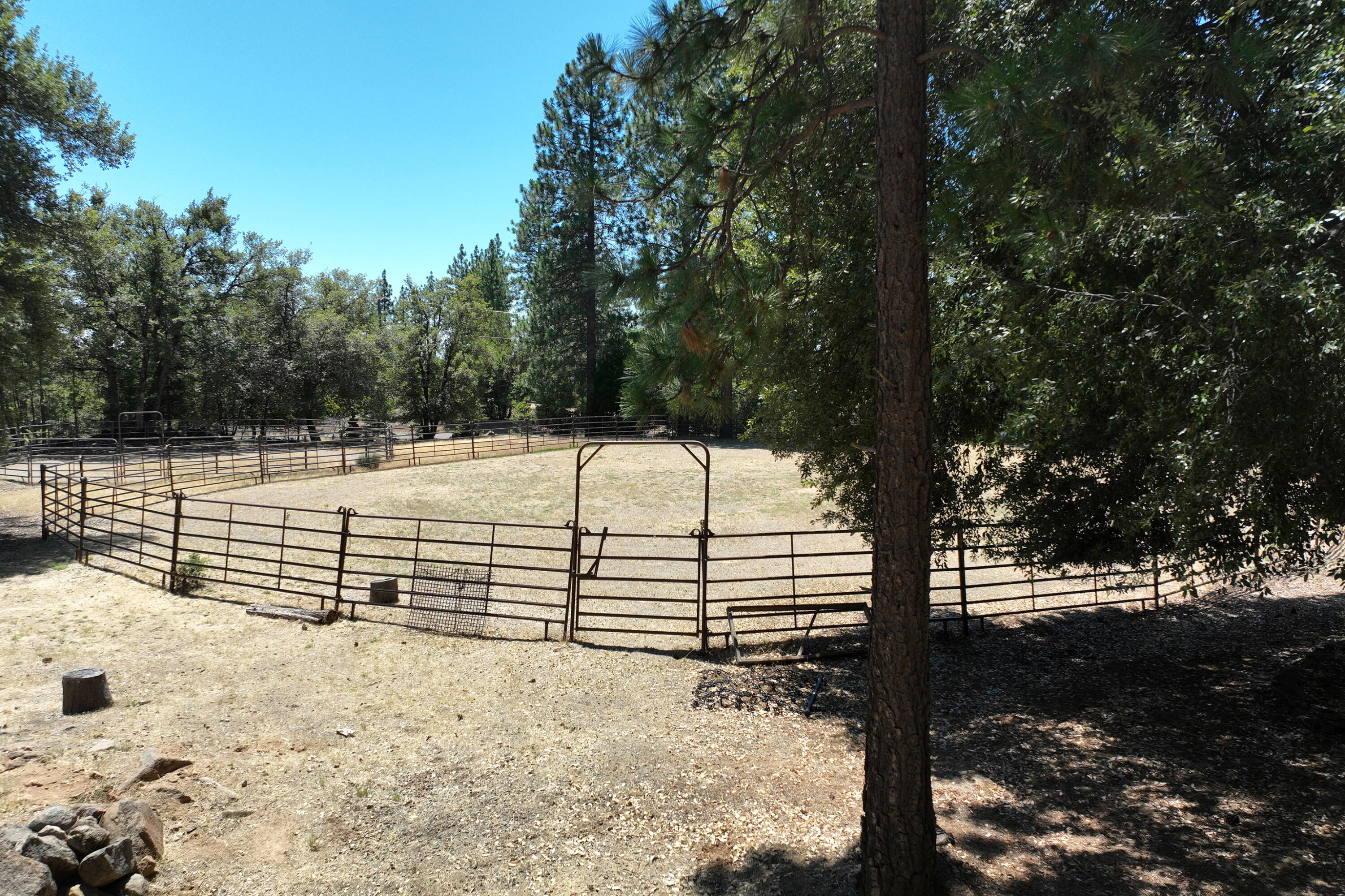 main property photo 50