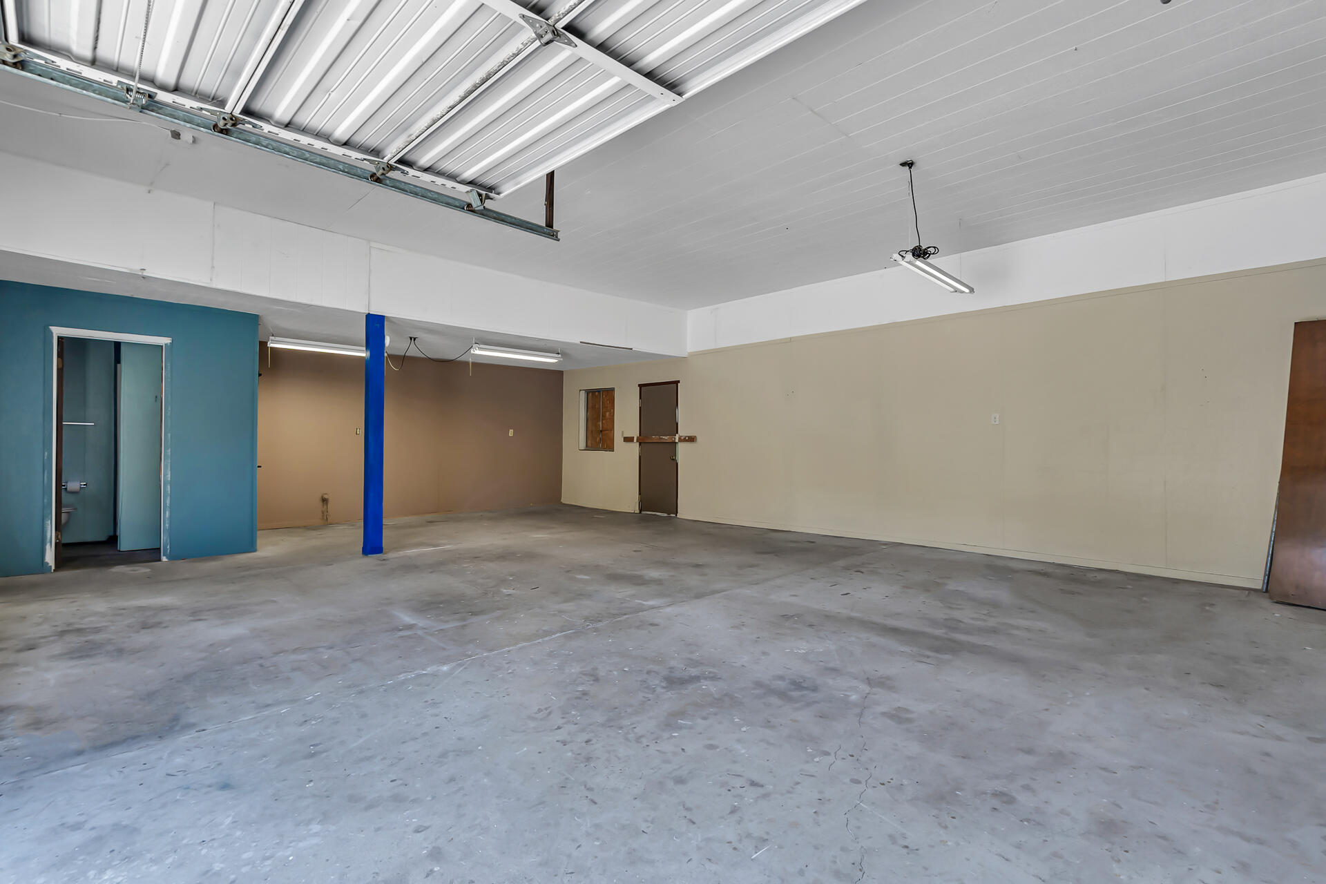 main property photo 50