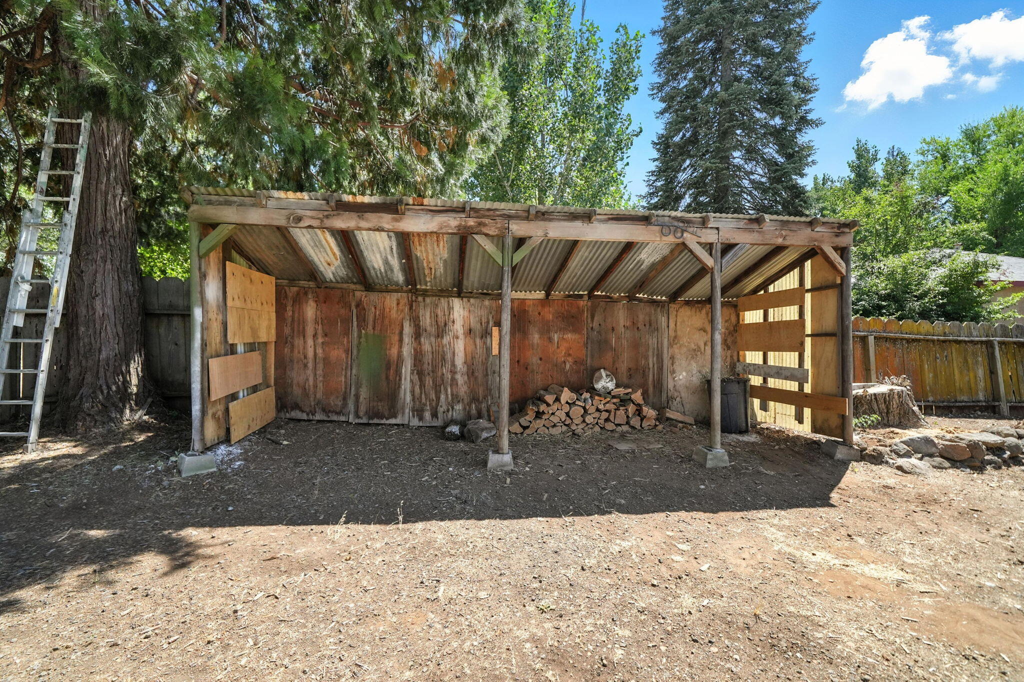 main property photo 29