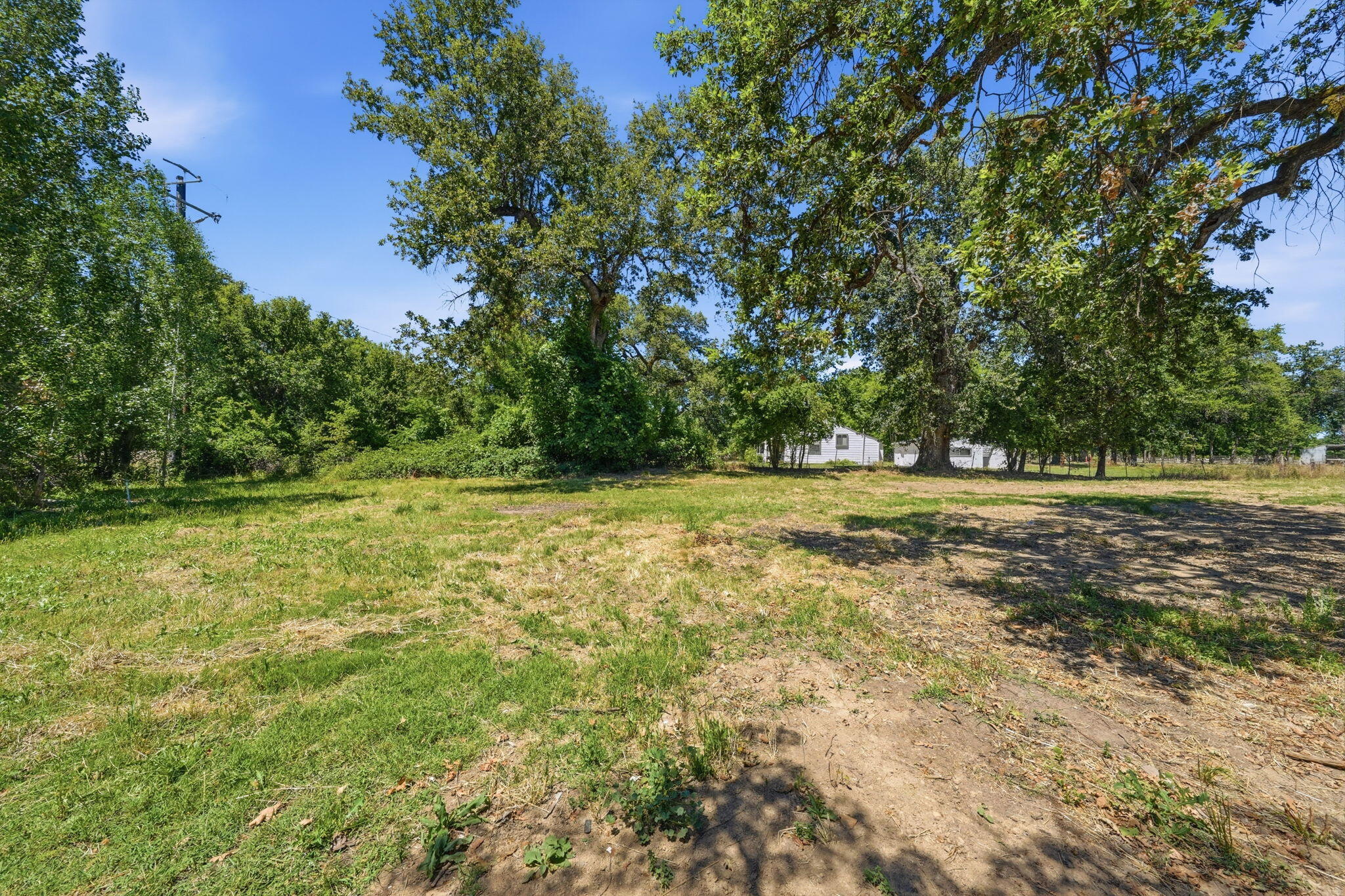 main property photo 30
