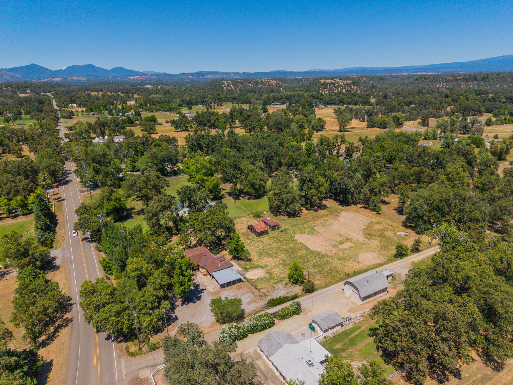 main property photo 40