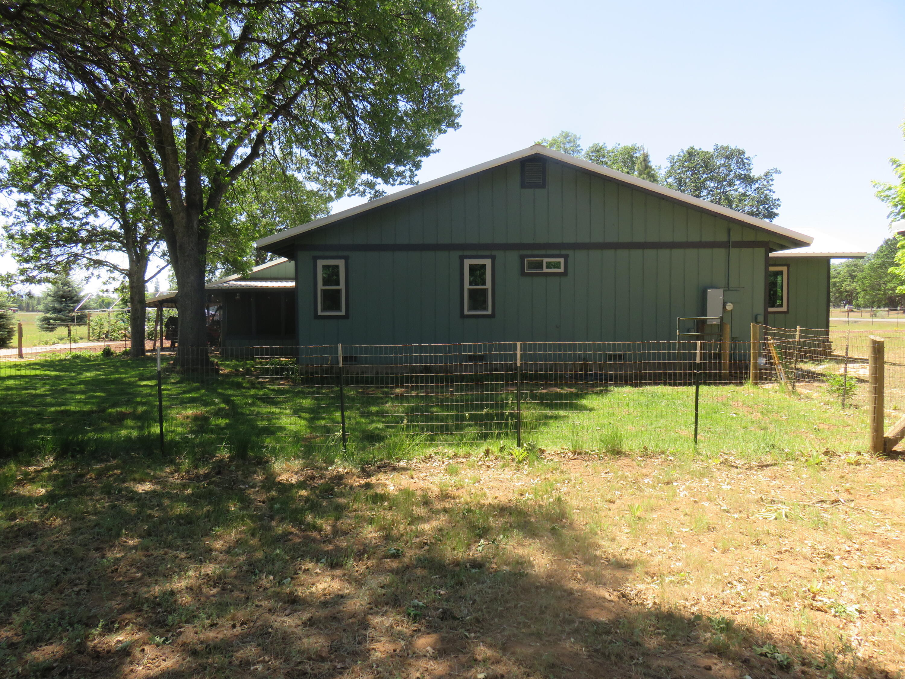 main property photo 37