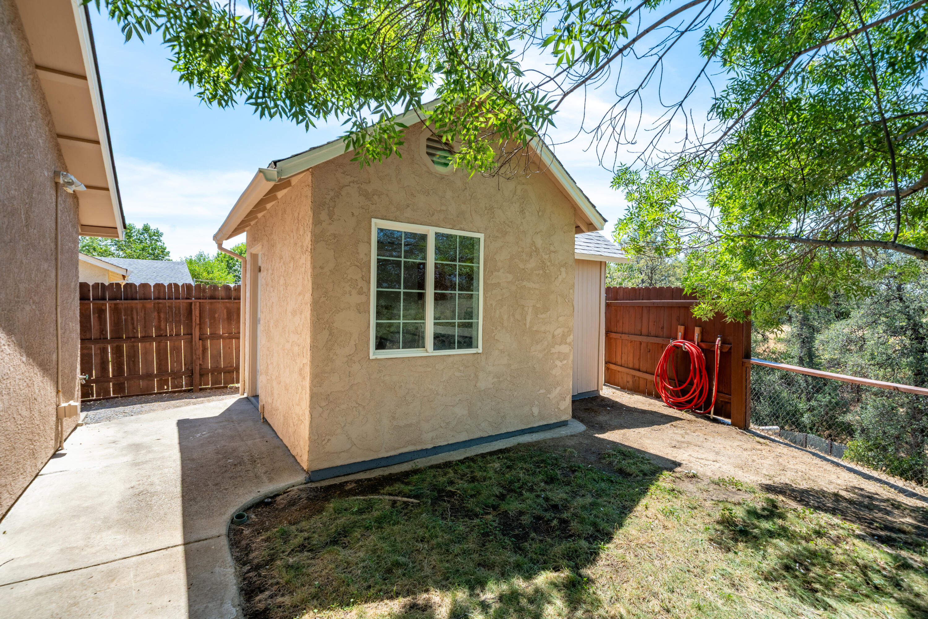 main property photo 40