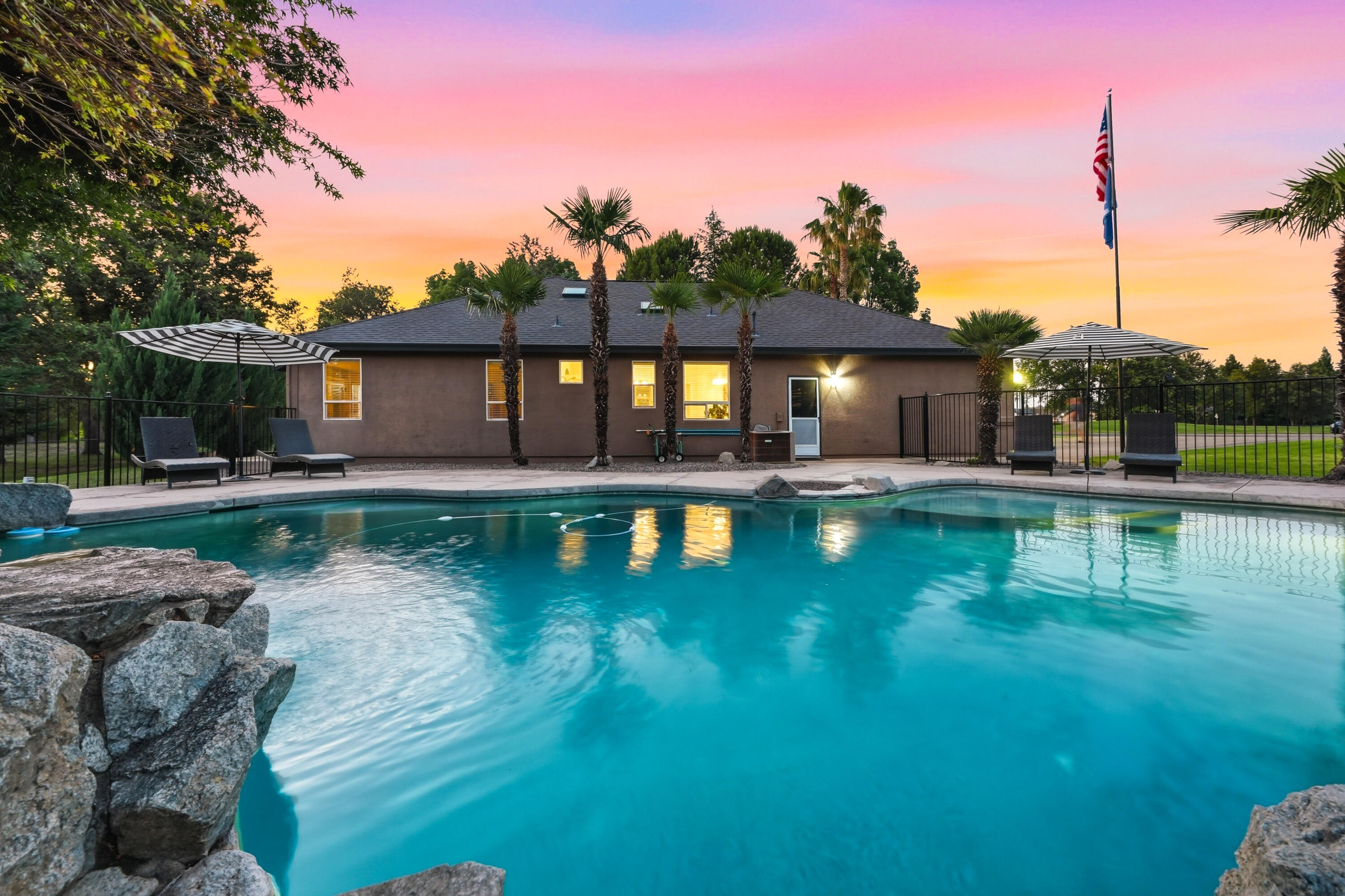 main property photo 32