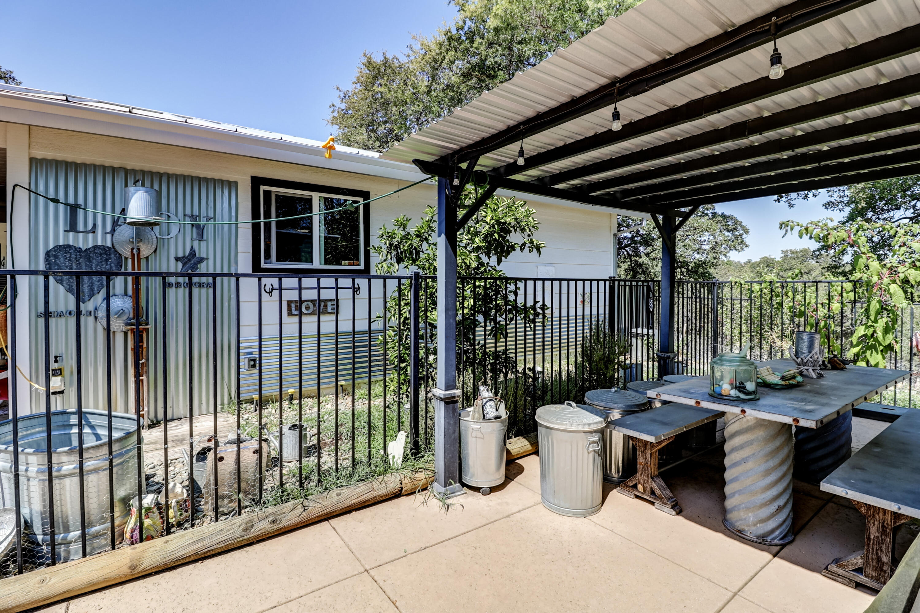 main property photo 74