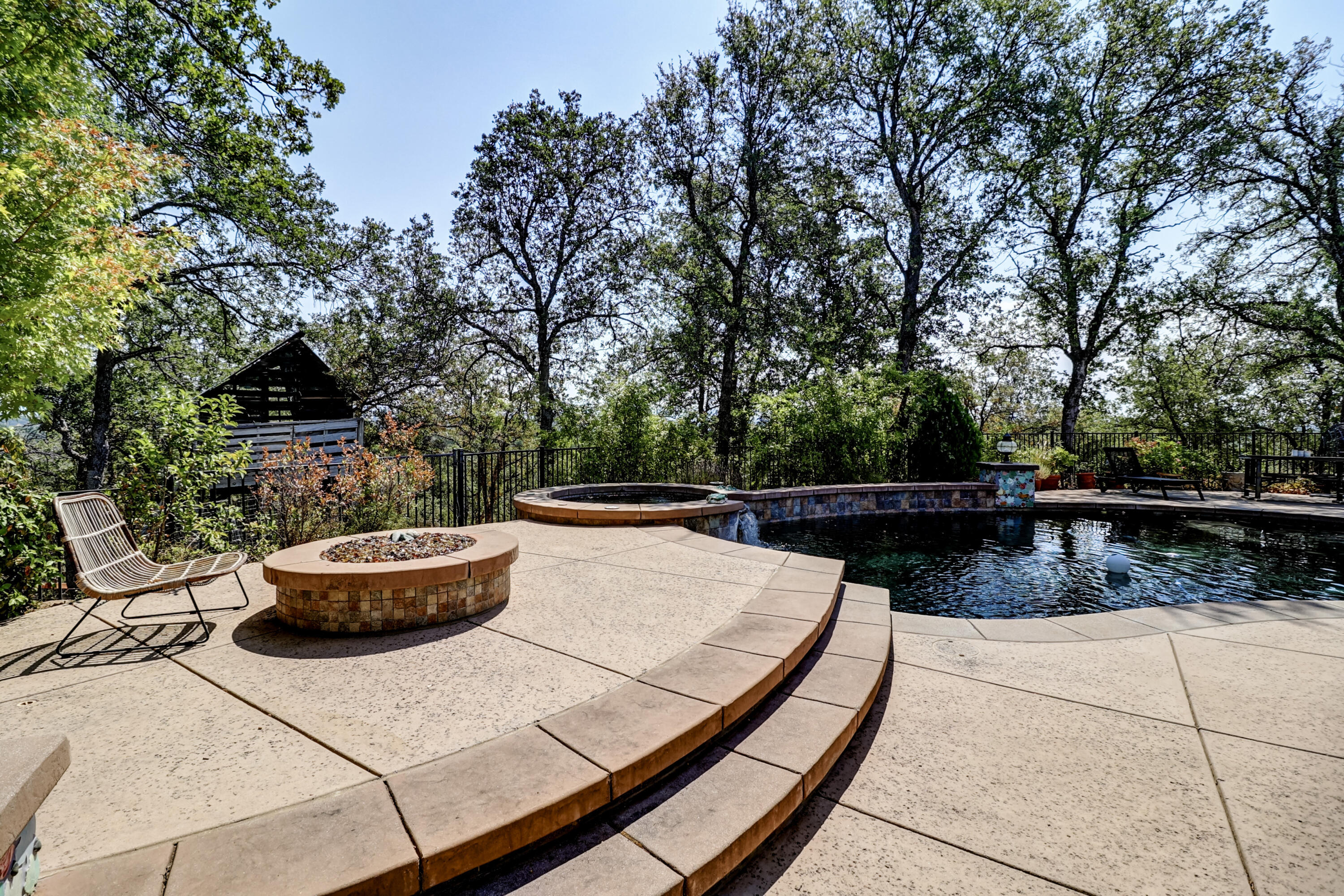 main property photo 77