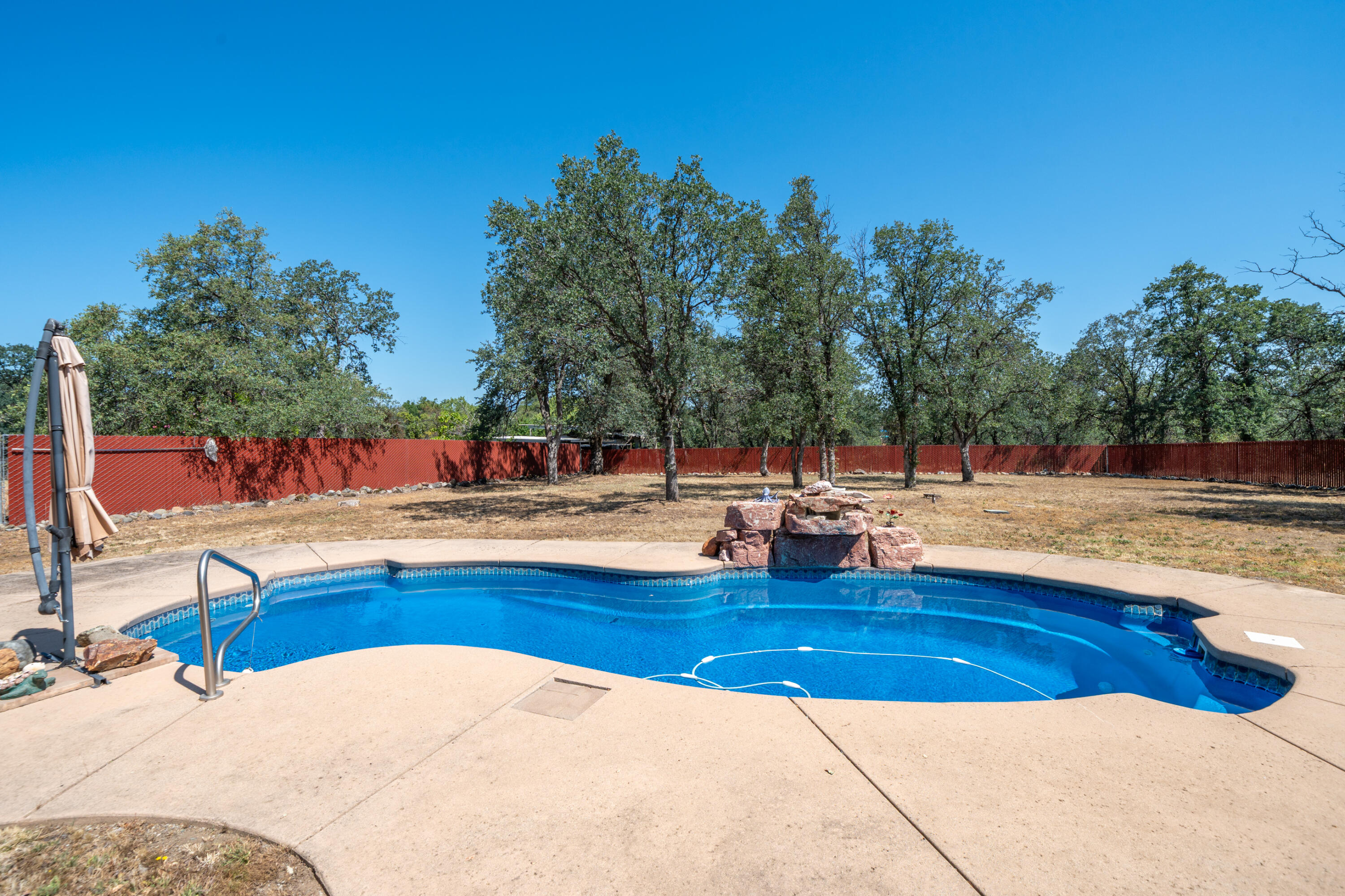 main property photo 48