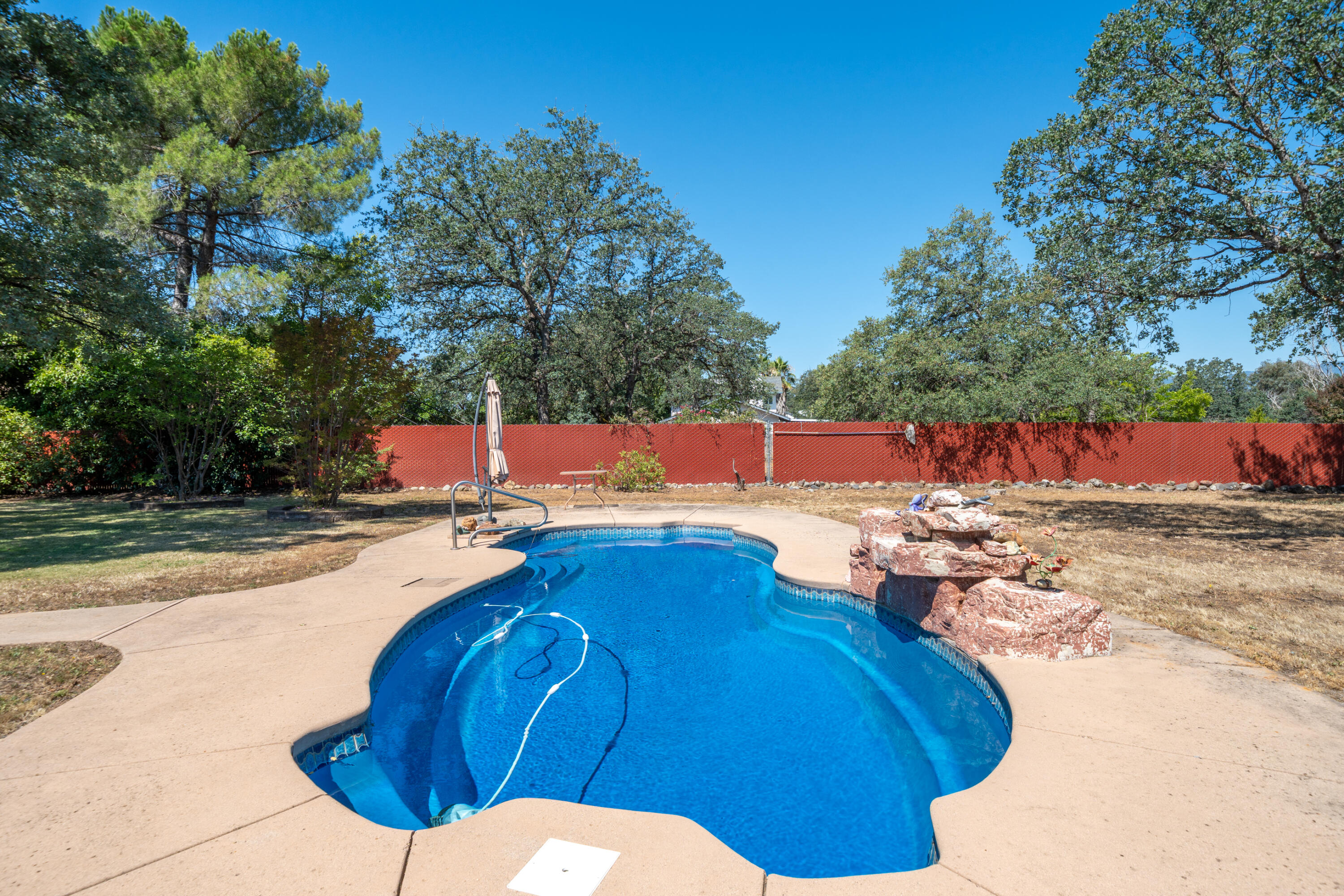 main property photo 50