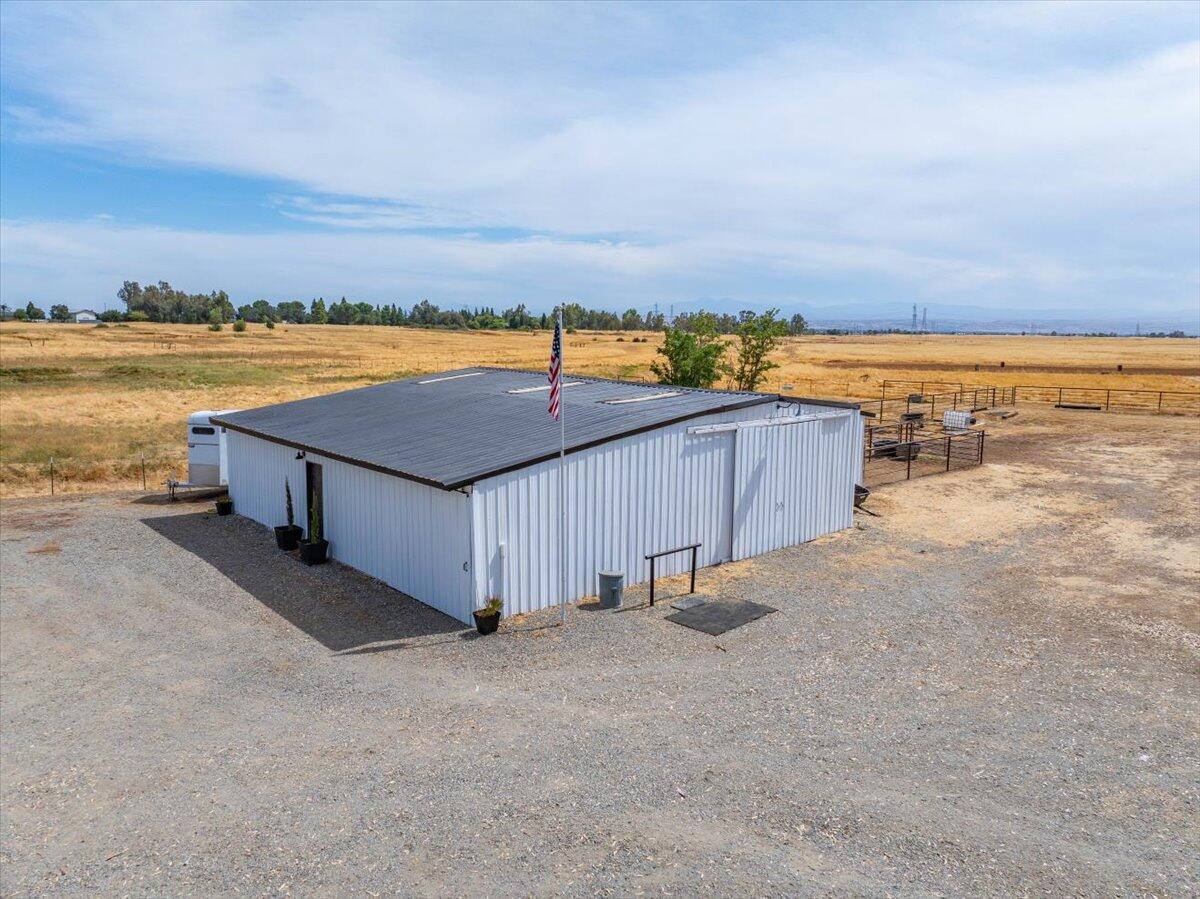 main property photo 17