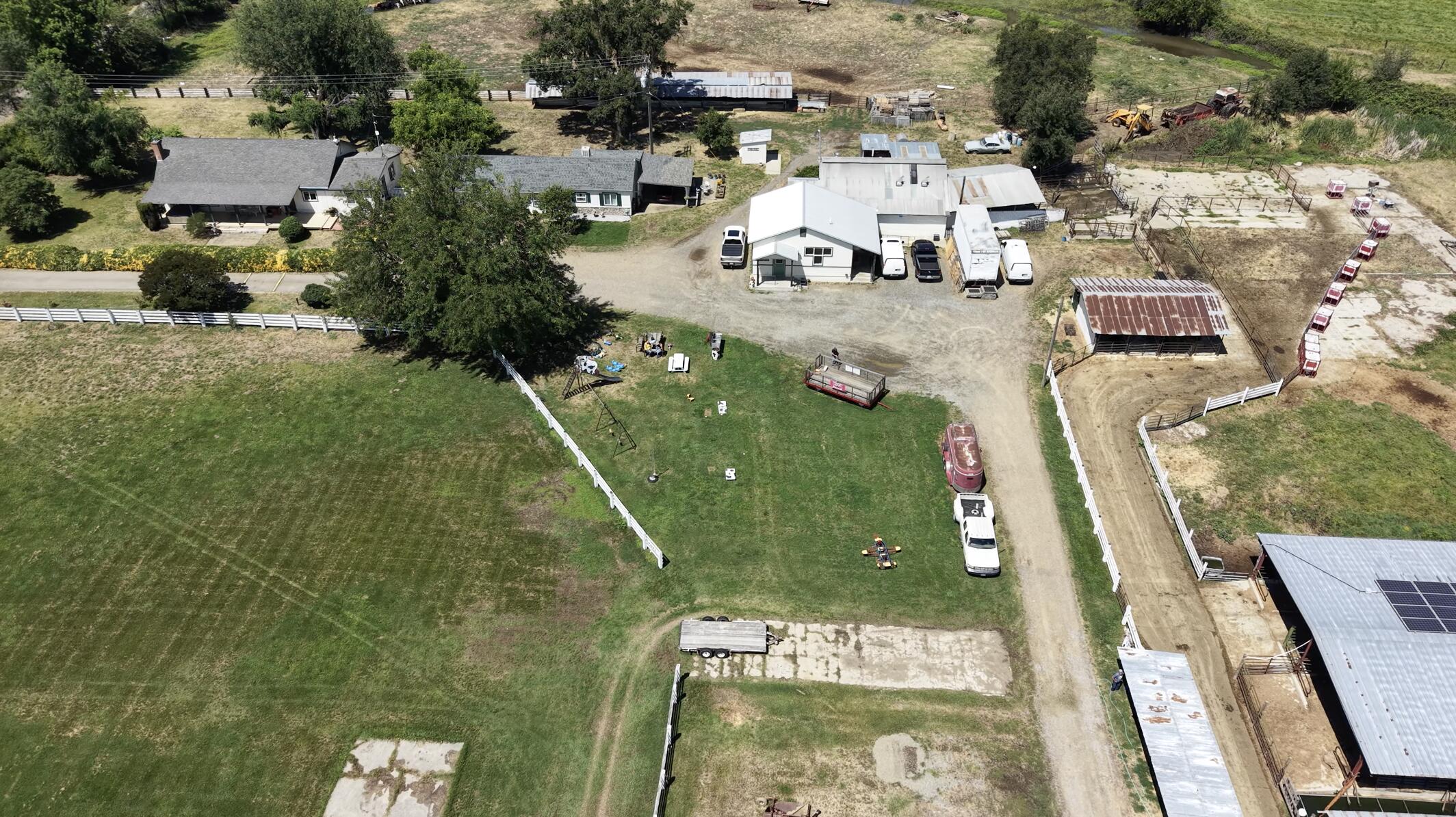 main property photo 16