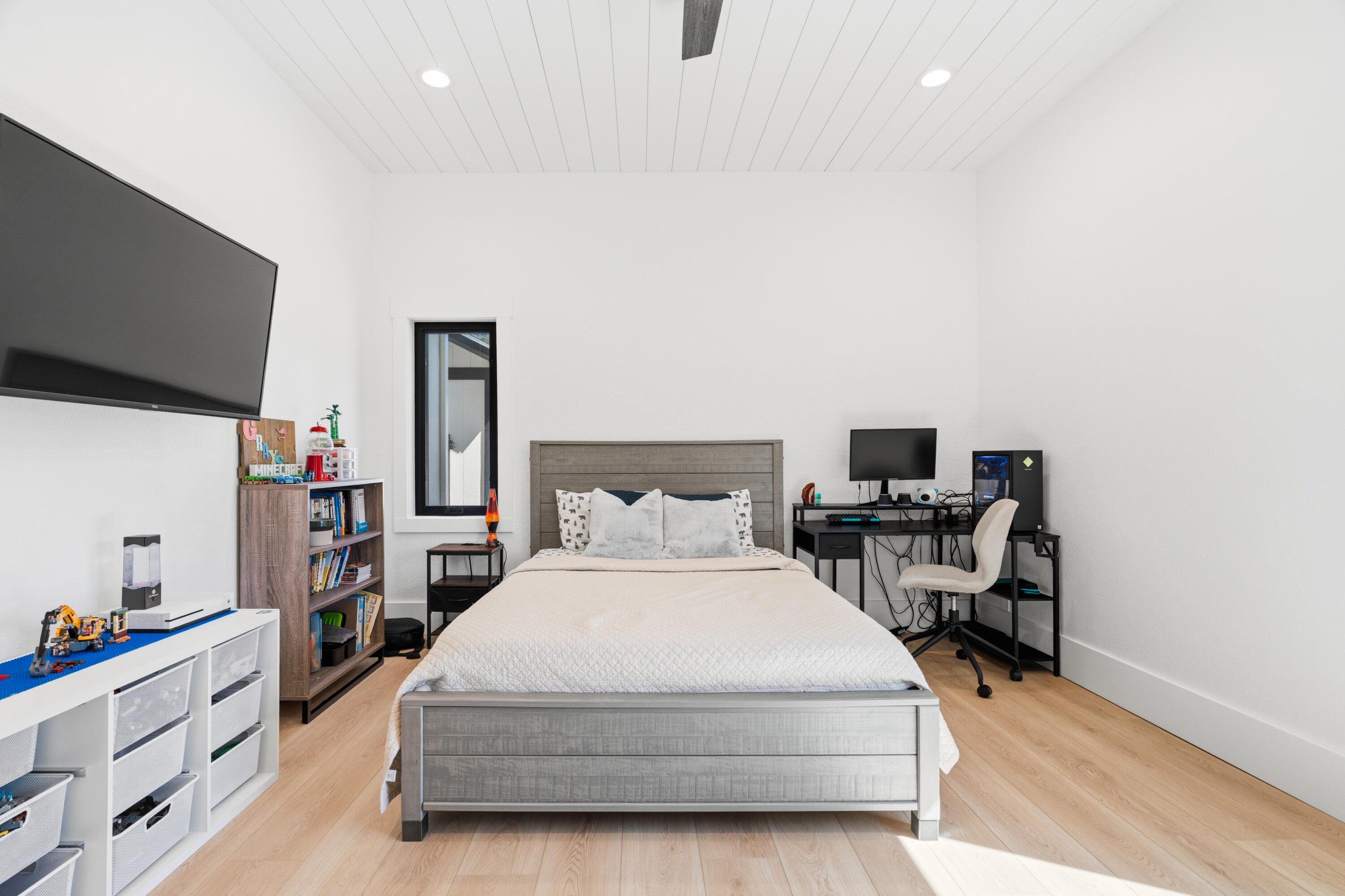 main property photo 57