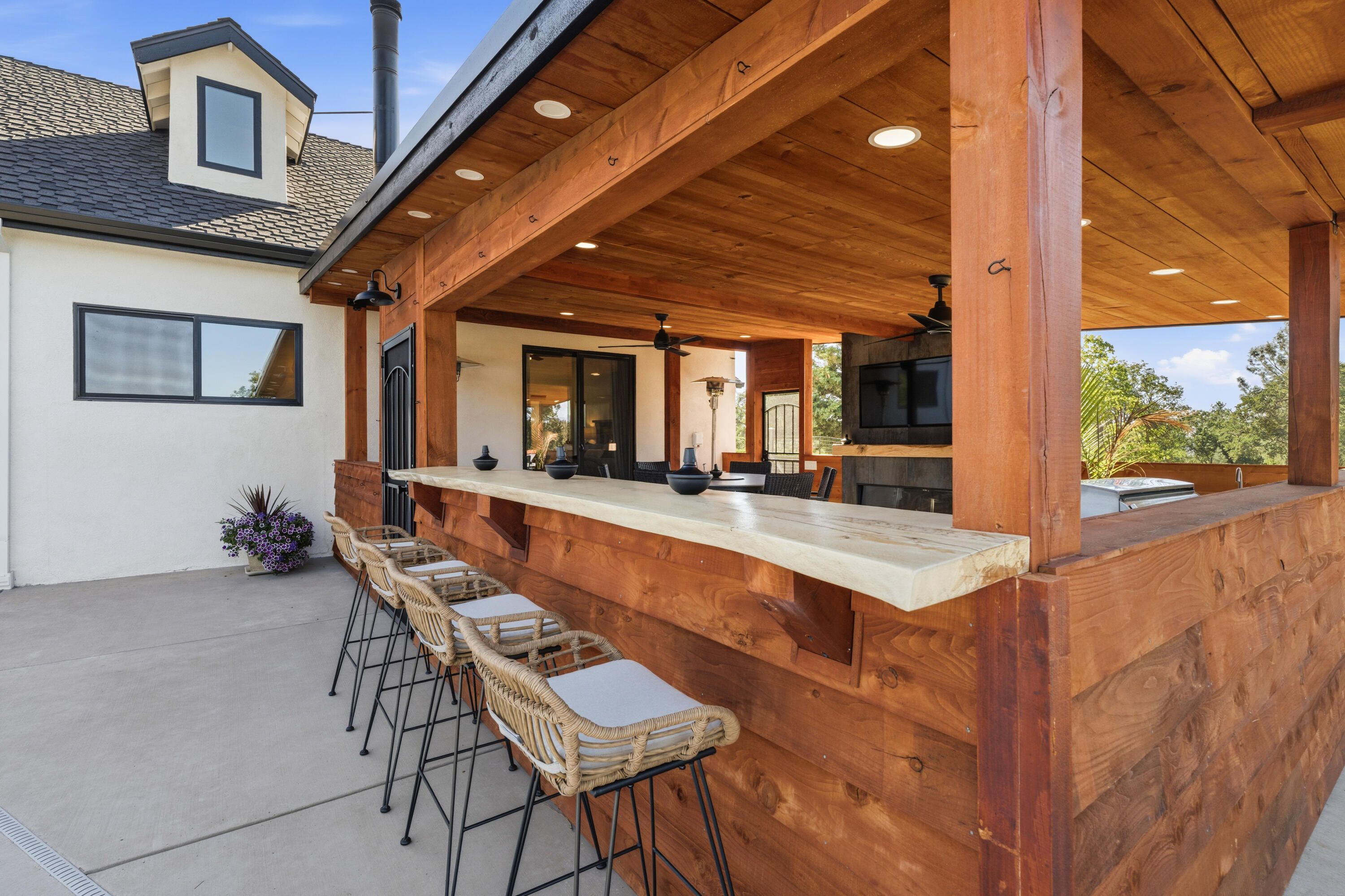 main property photo 77