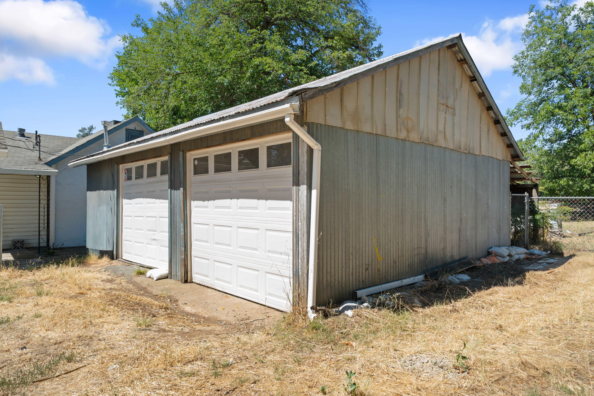 main property photo 18