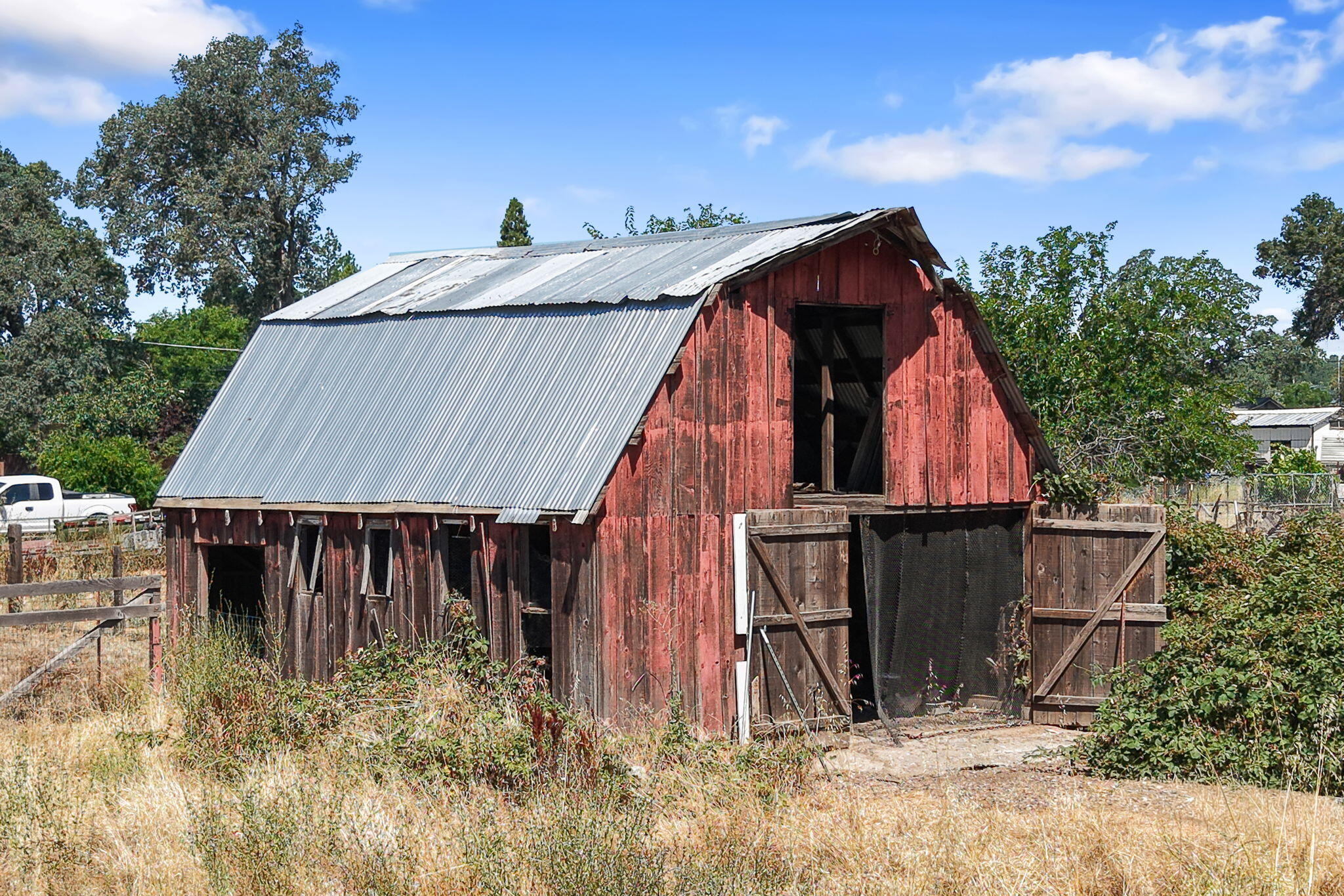 main property photo 35
