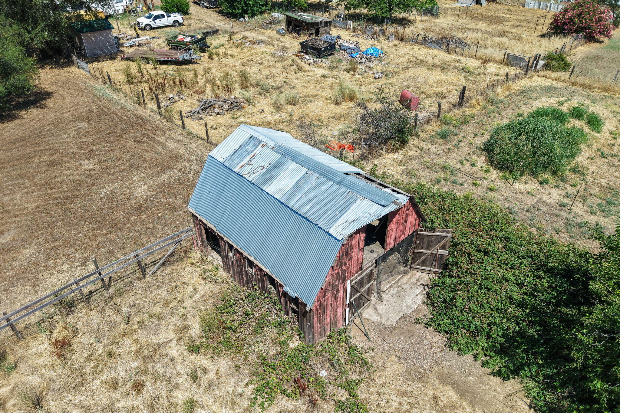 main property photo 38